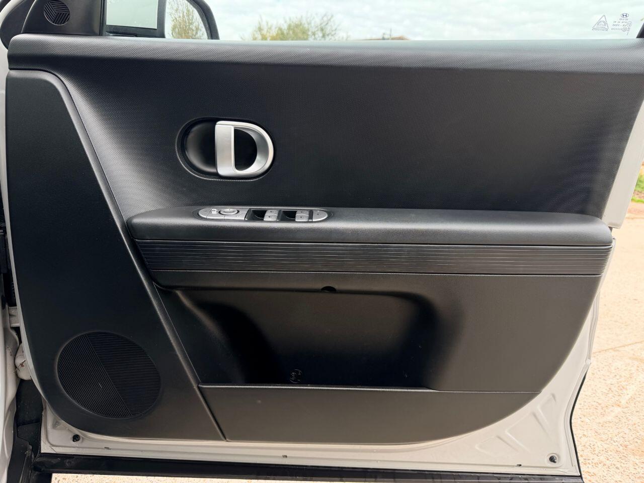 Hyundai Ioniq 5 view 16