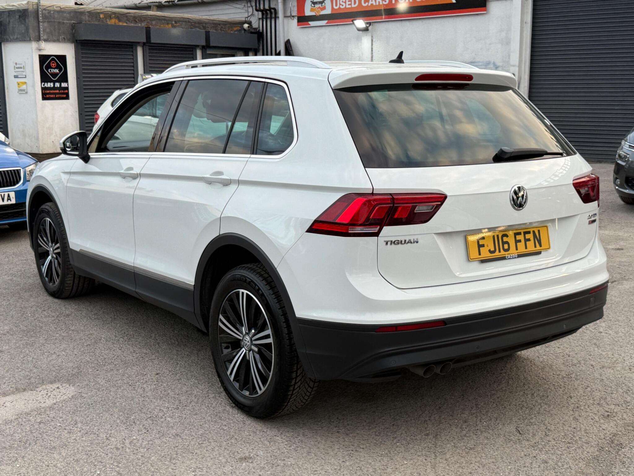 Volkswagen Tiguan - Image 14