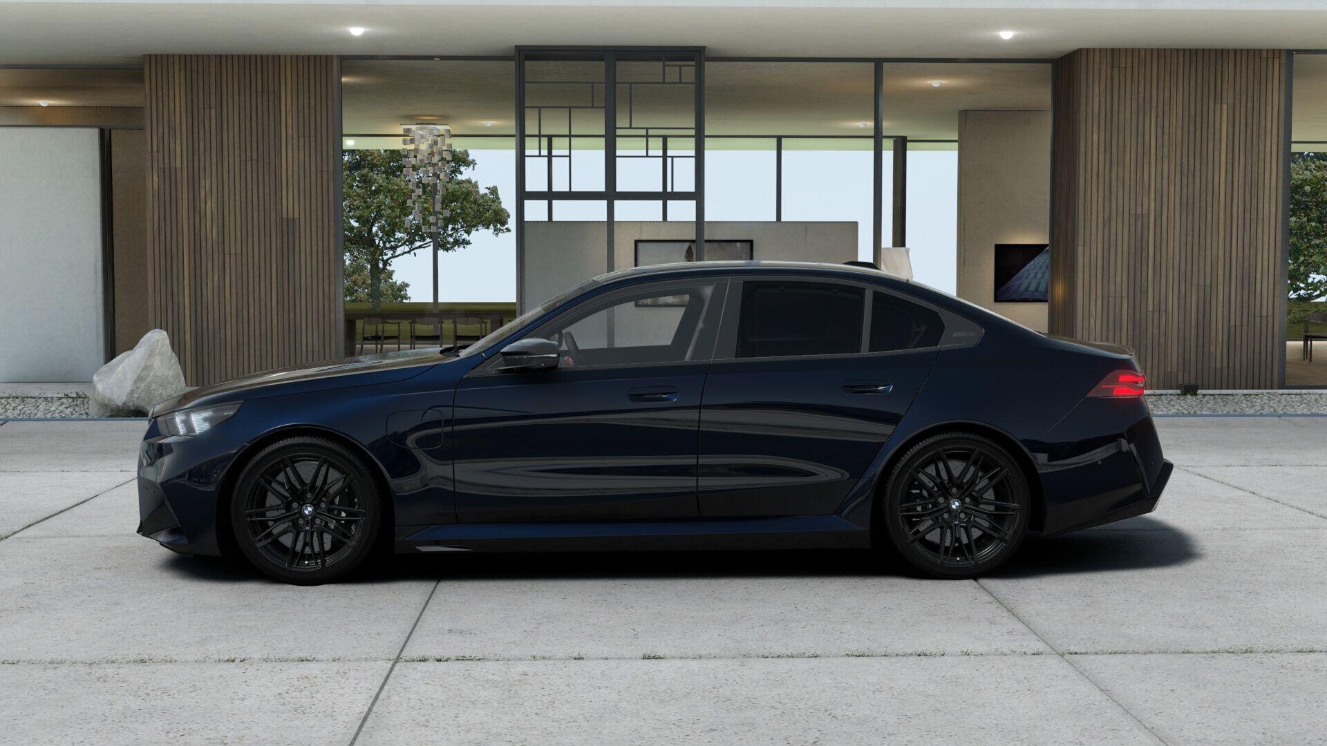 BMW M5 view 4