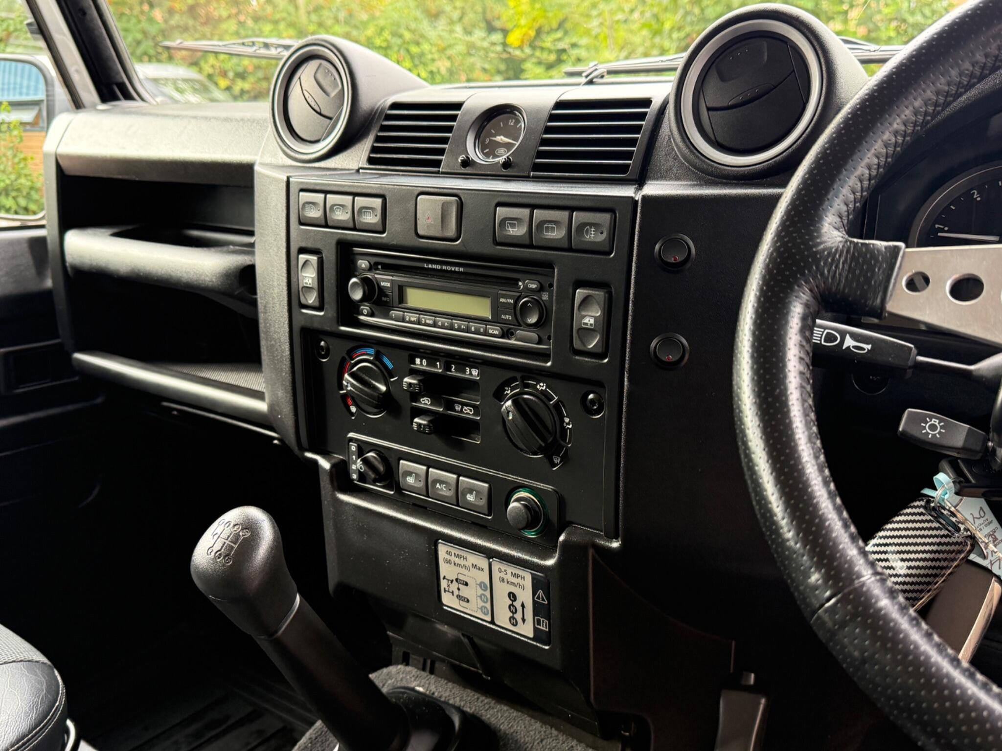 Land Rover Defender view 25