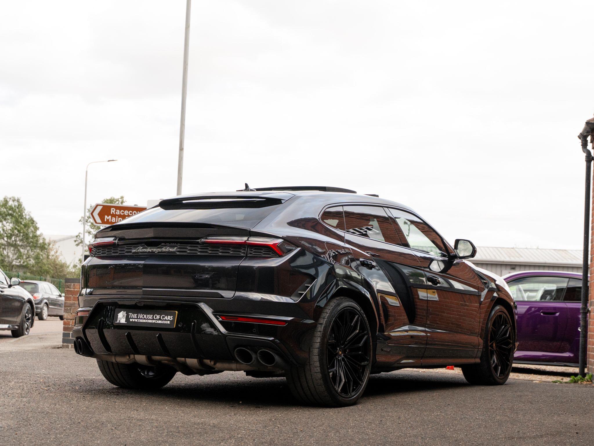 Lamborghini Urus view 15