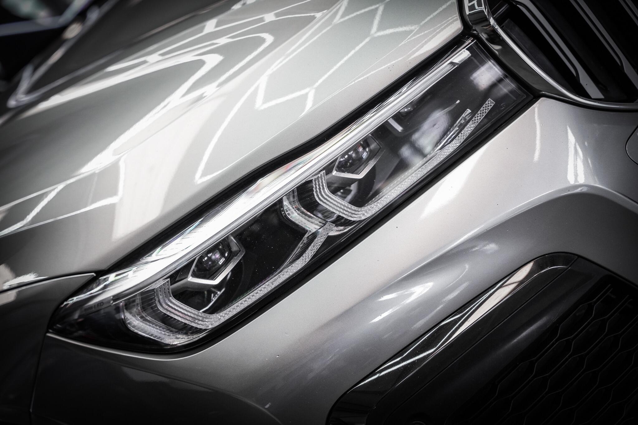 BMW 7 Series view 33