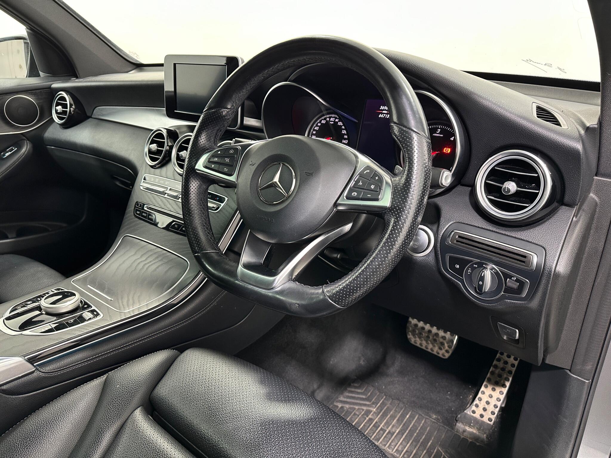 Mercedes-Benz GLC view 11