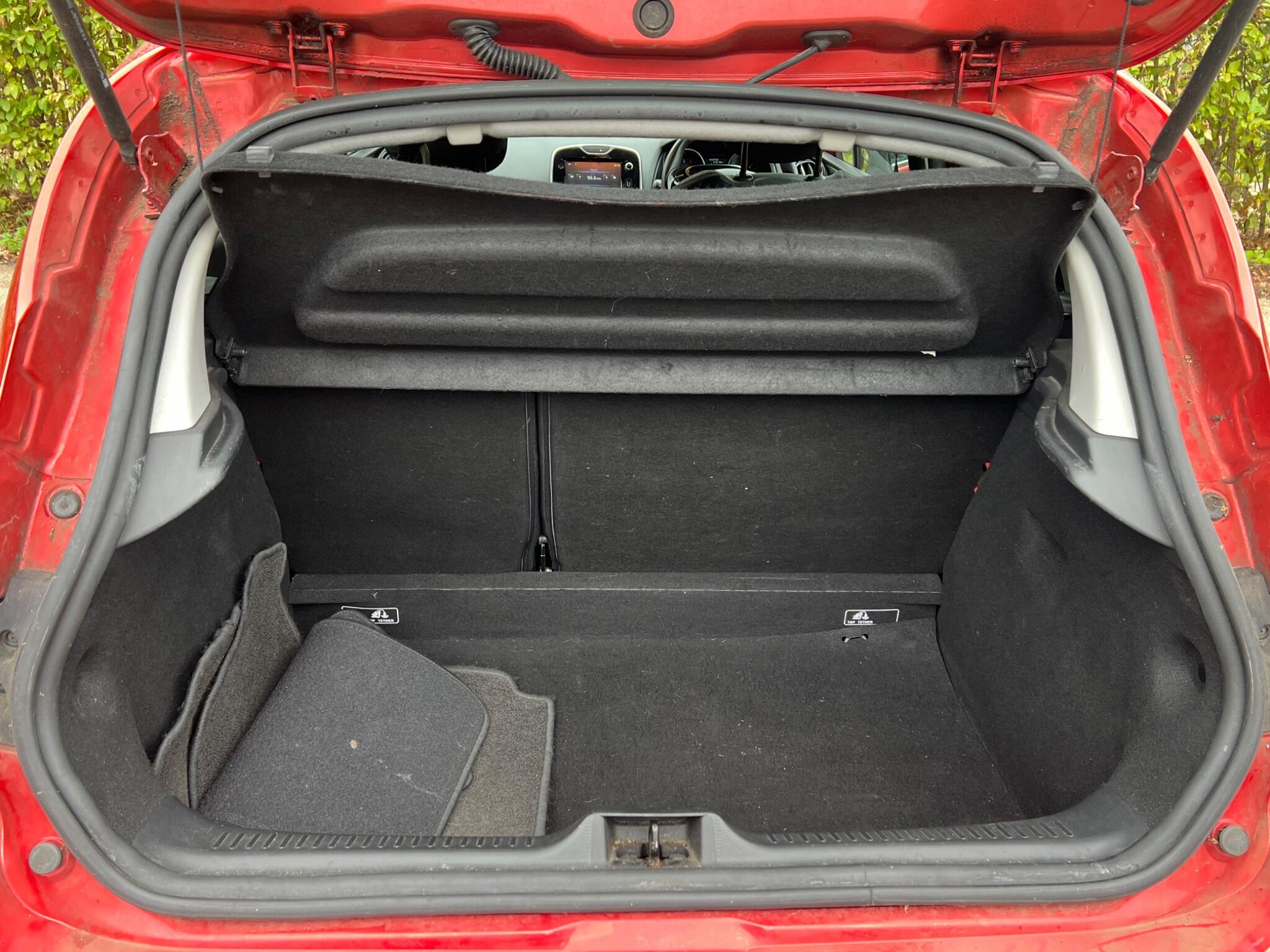 Renault Clio view 25