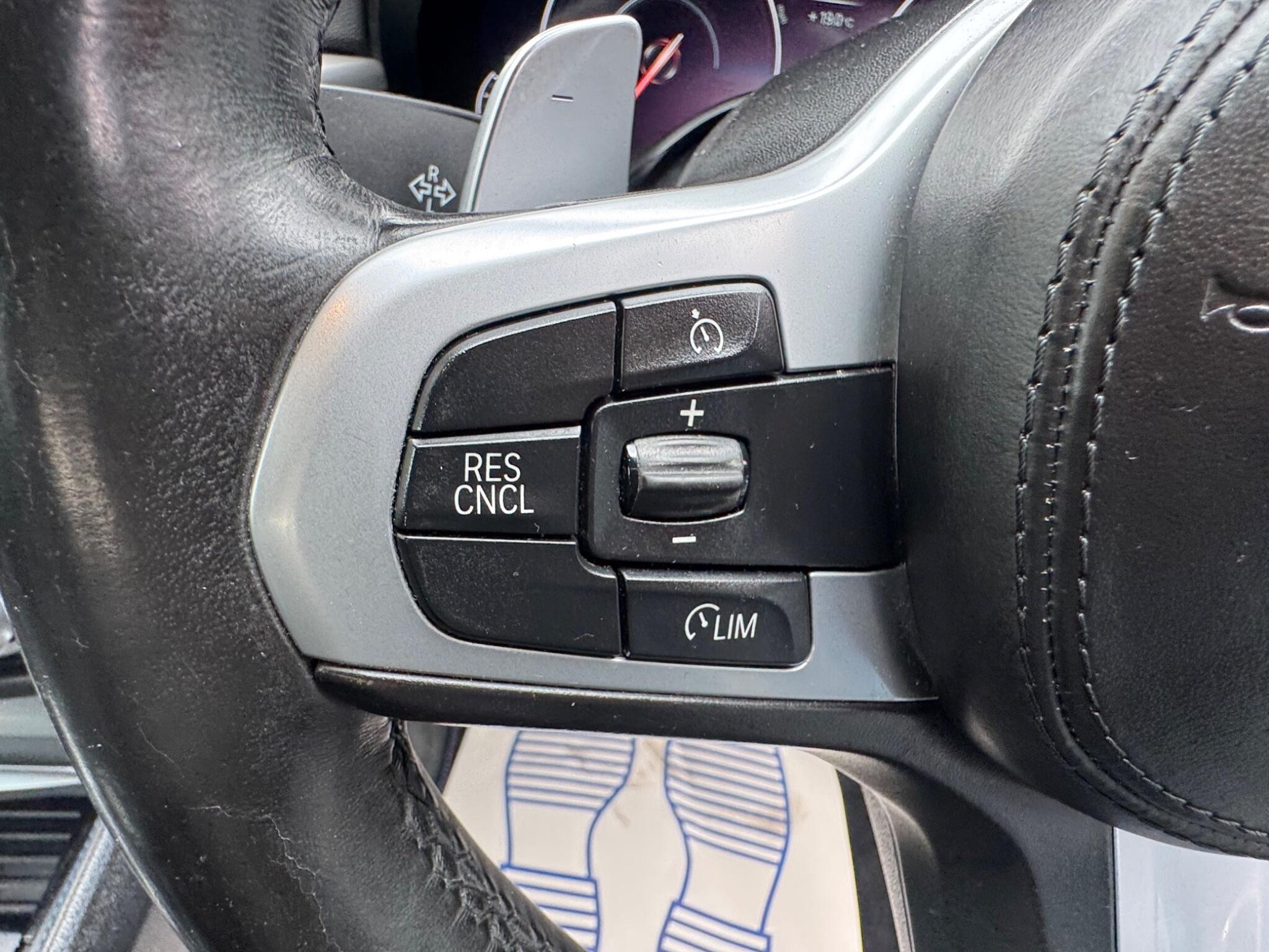 BMW 5 Series view 17