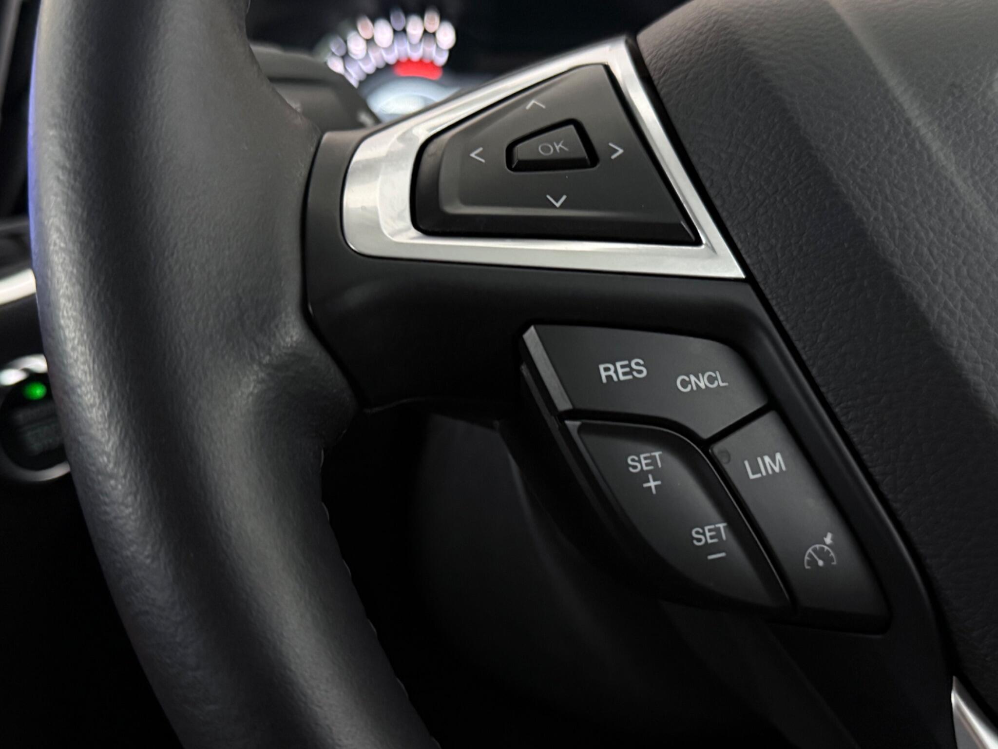 Ford Galaxy view 15