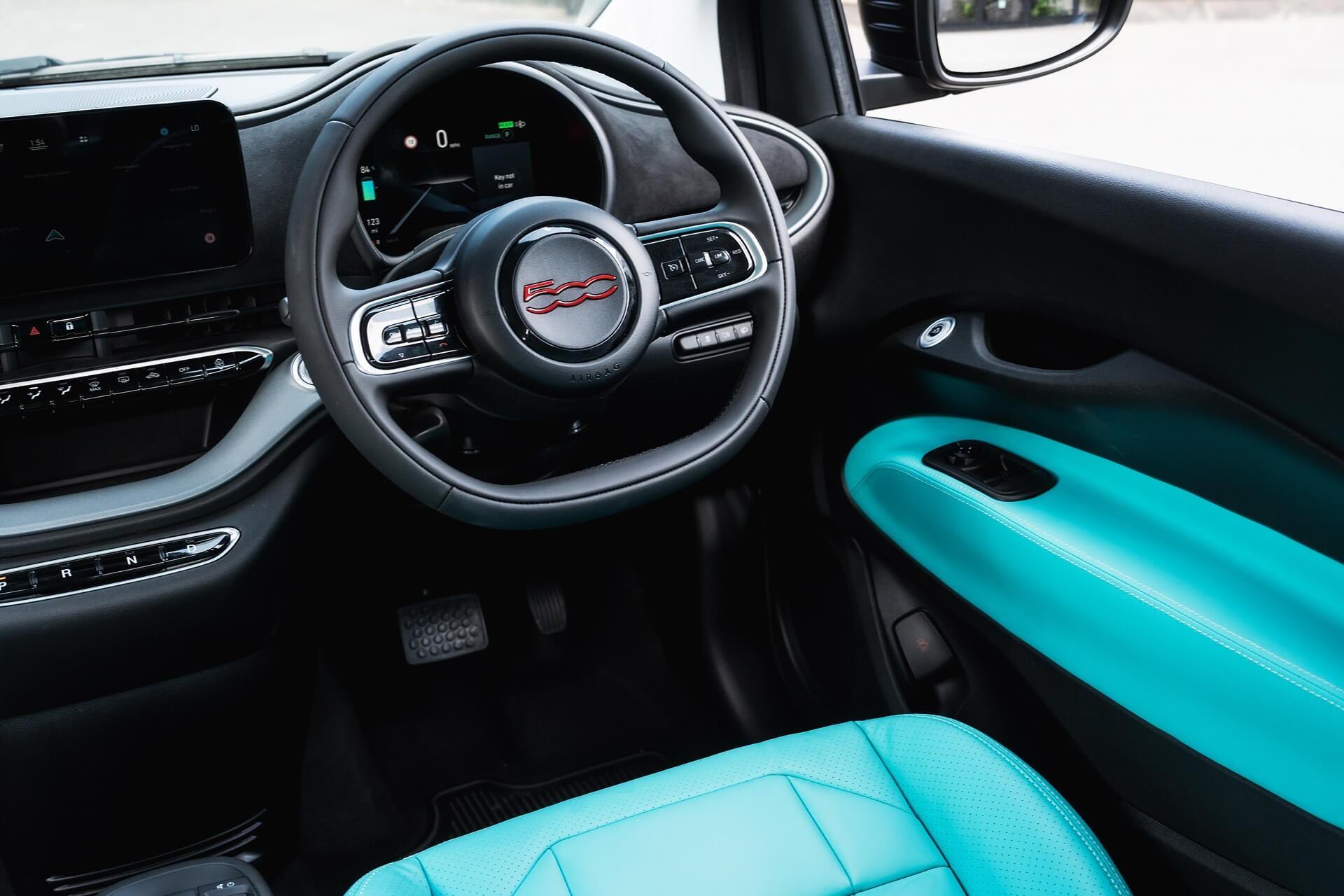 Fiat 500e view 16