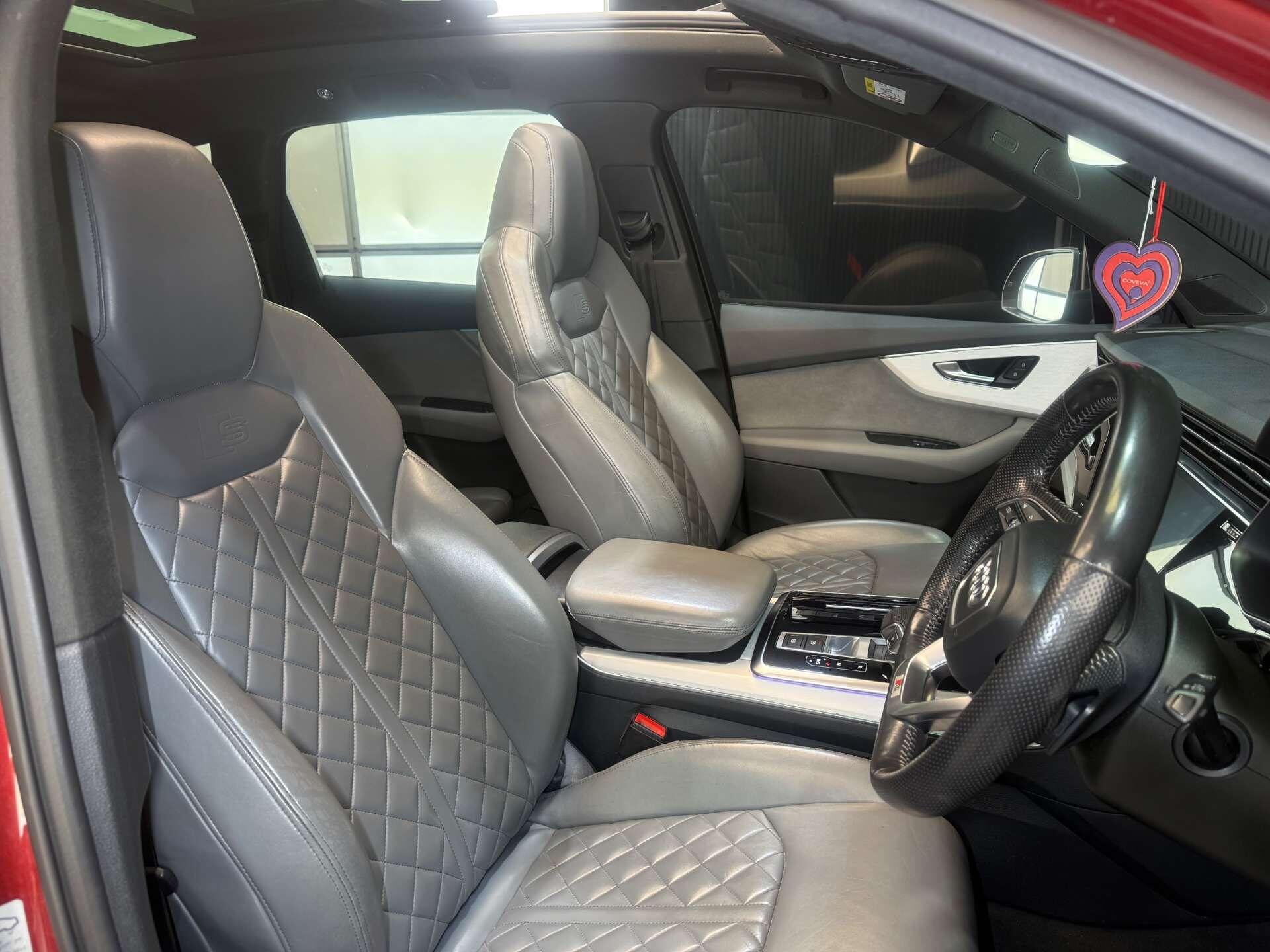 Audi SQ7 view 27
