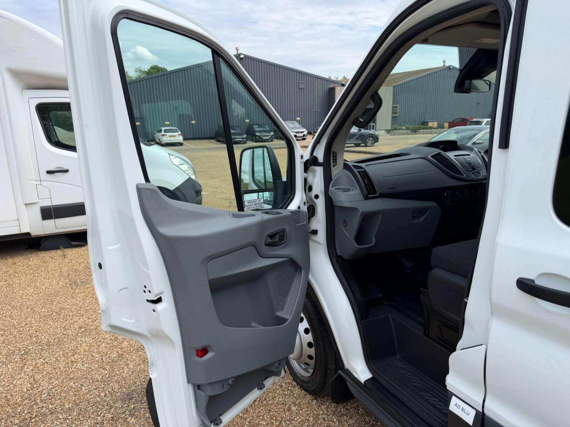 Ford Transit view 19