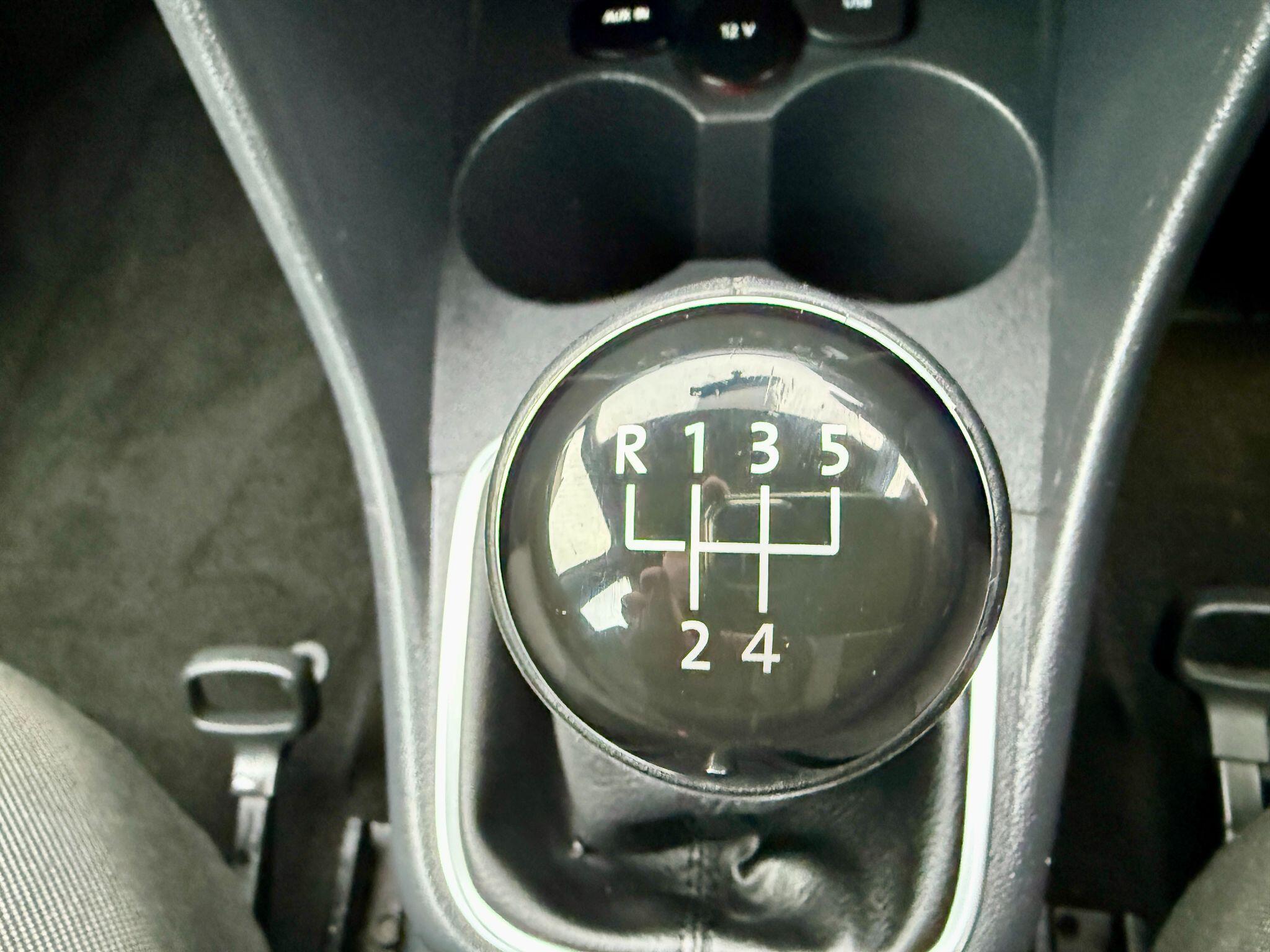 2014 Volkswagen Polo image 27