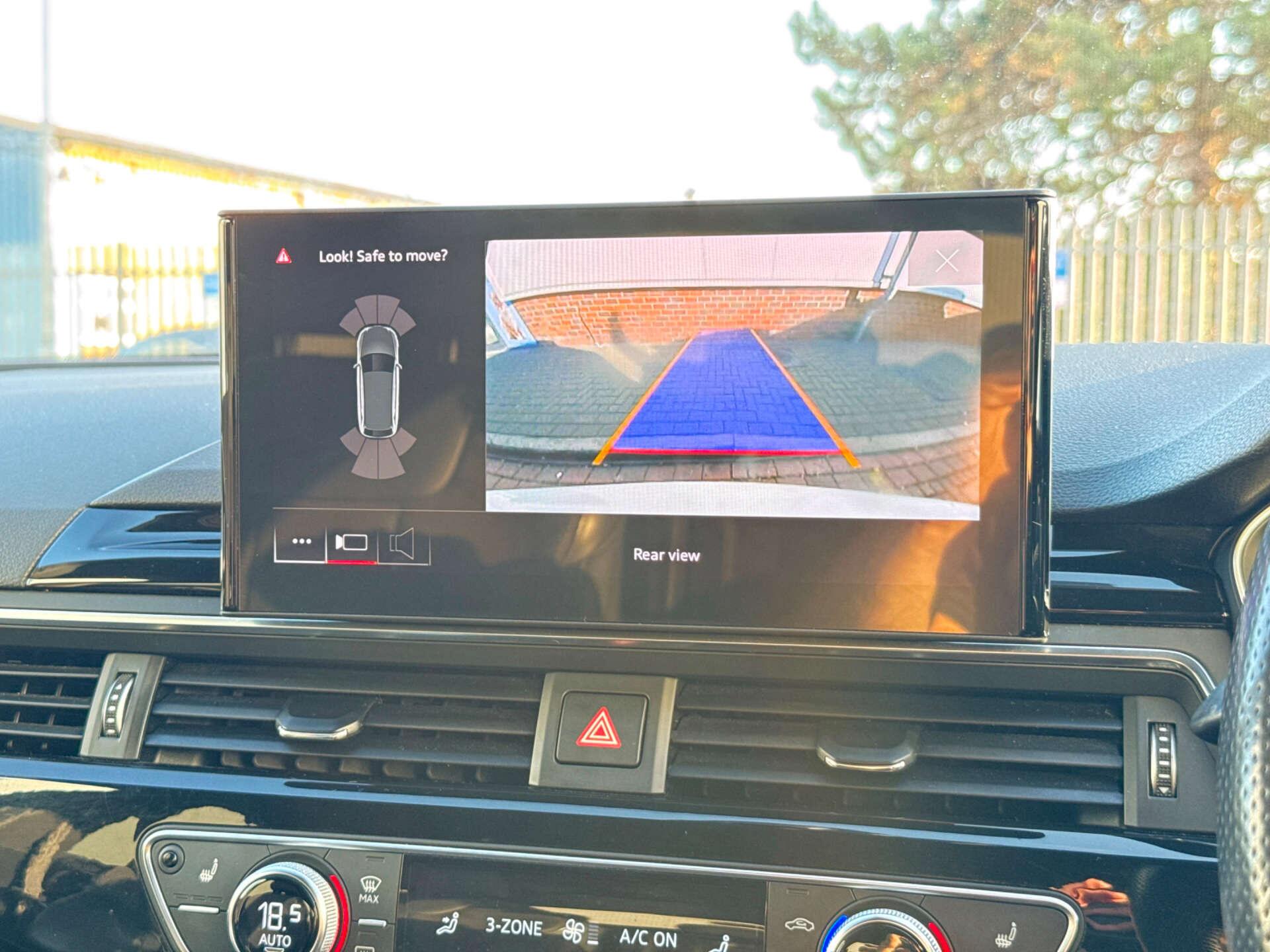 Audi A4 Avant view 13