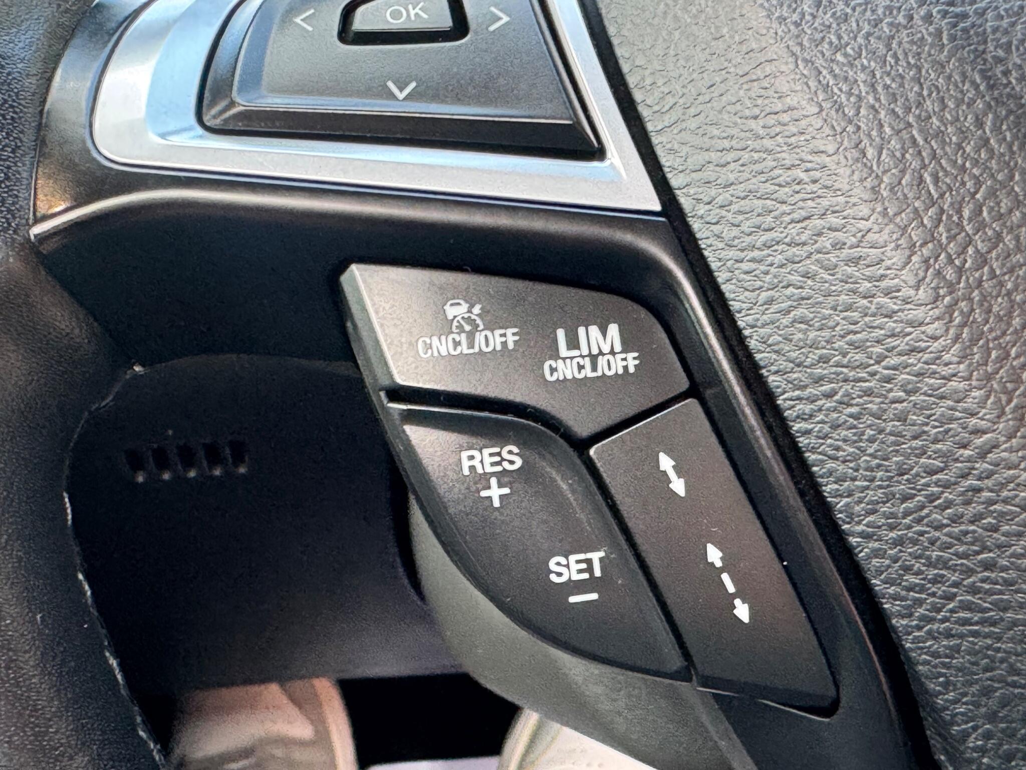 Ford Mondeo view 24