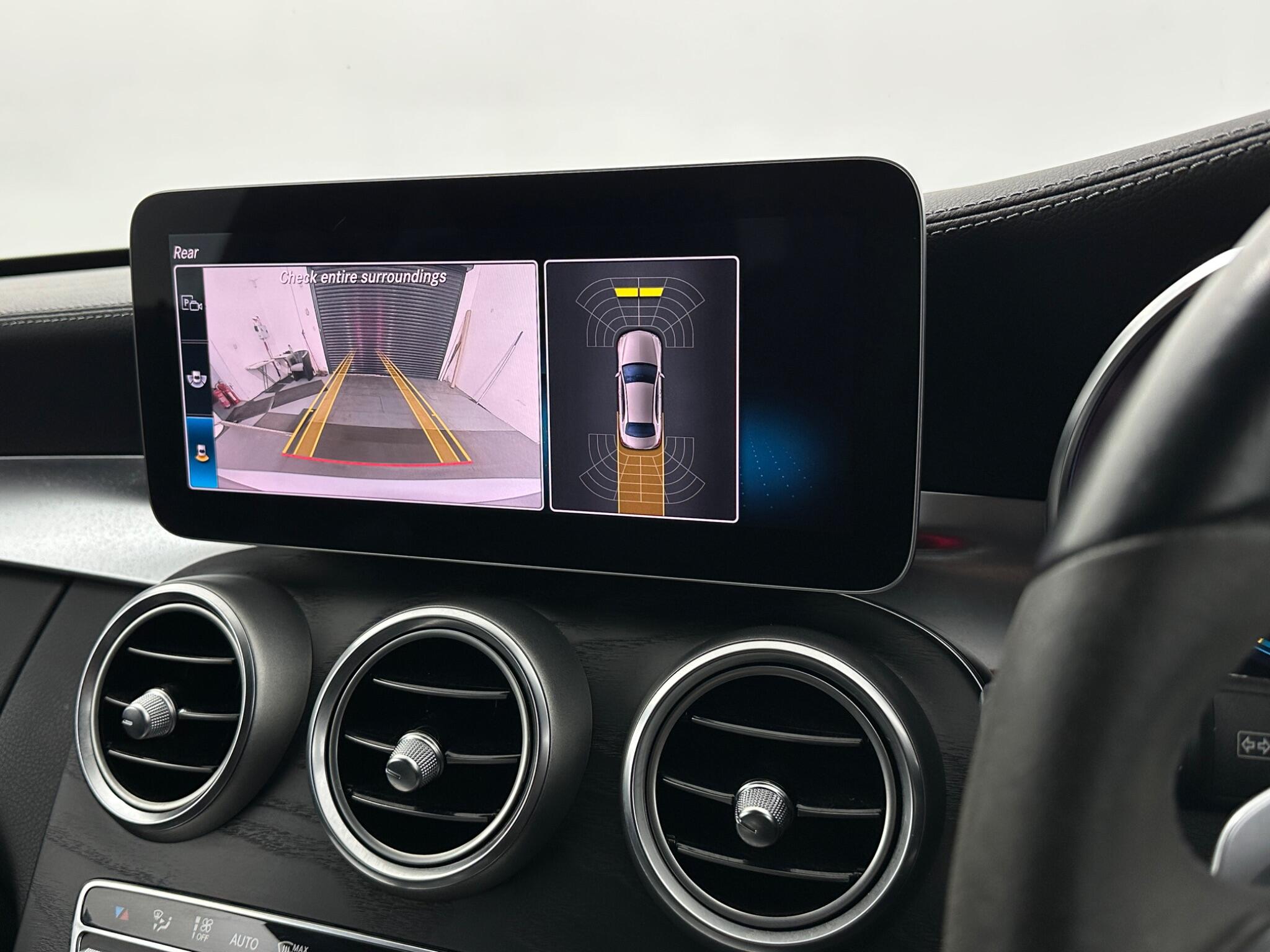 Mercedes-Benz C-Class view 25