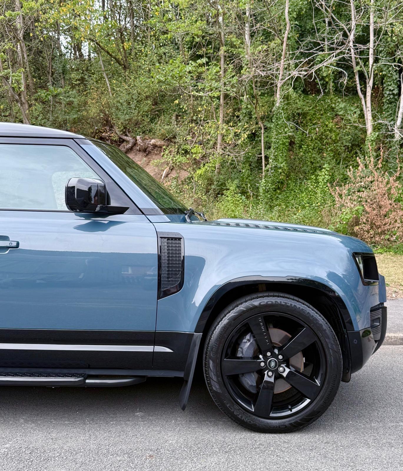 Land Rover Defender view 74