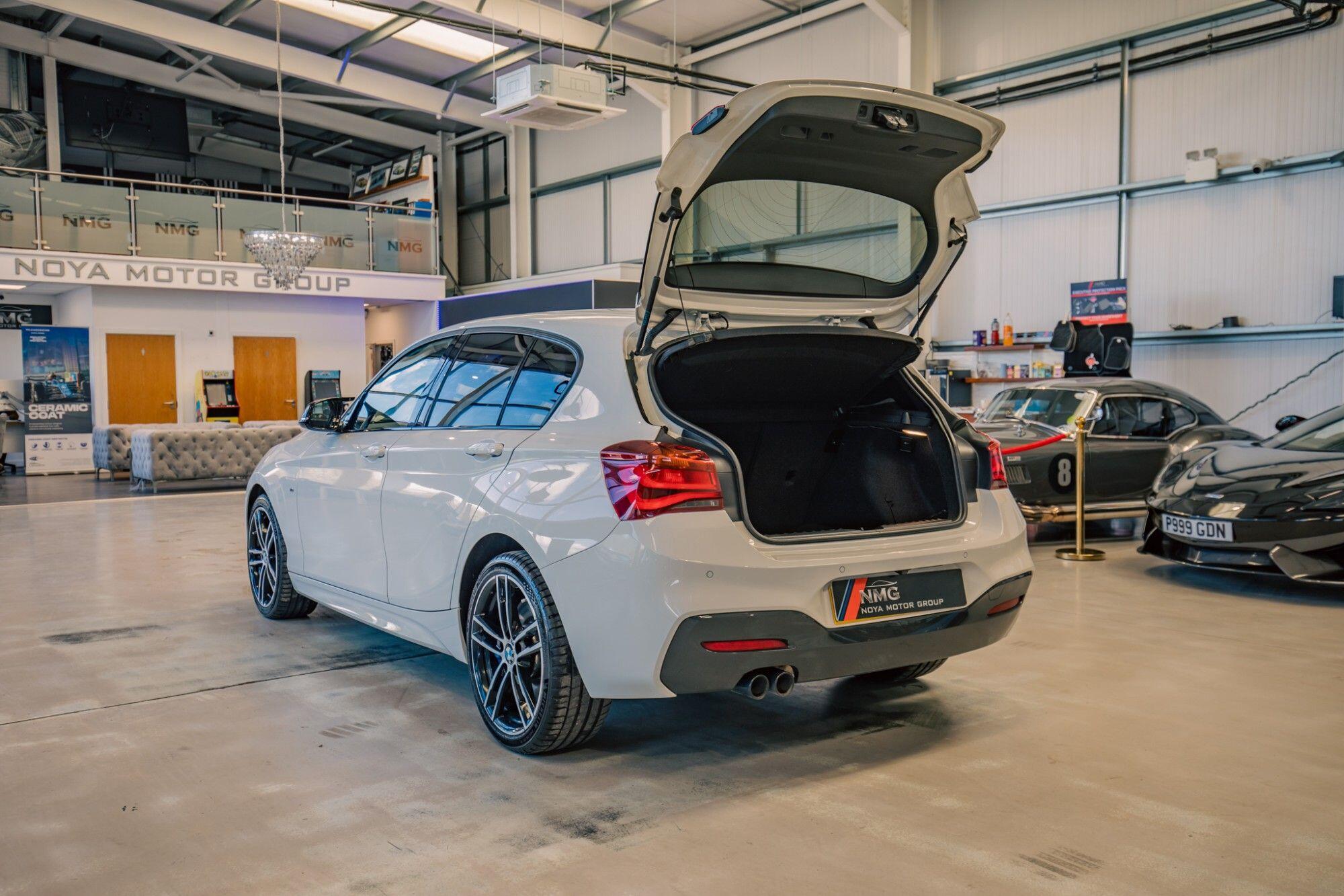BMW 1 Series view 27