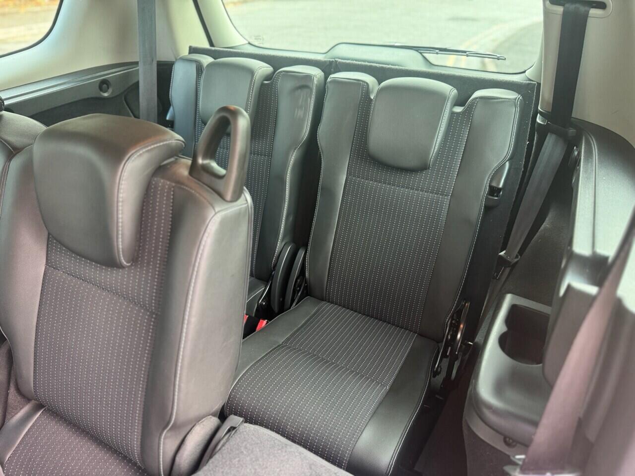 Renault Grand Scenic view 17