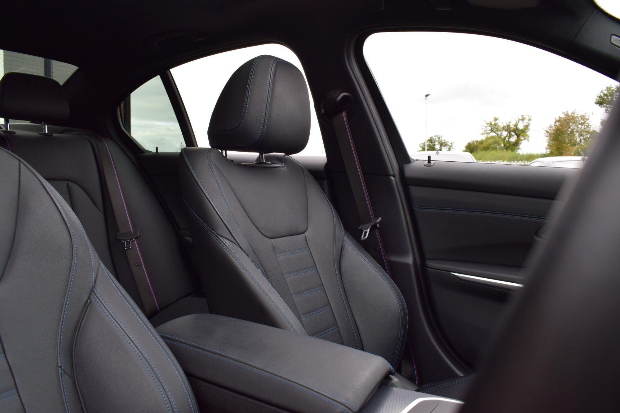 BMW 3 Series view 5