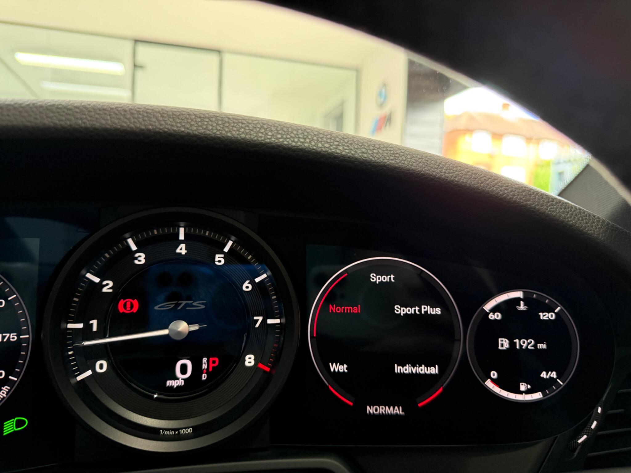 Porsche 911 view 60