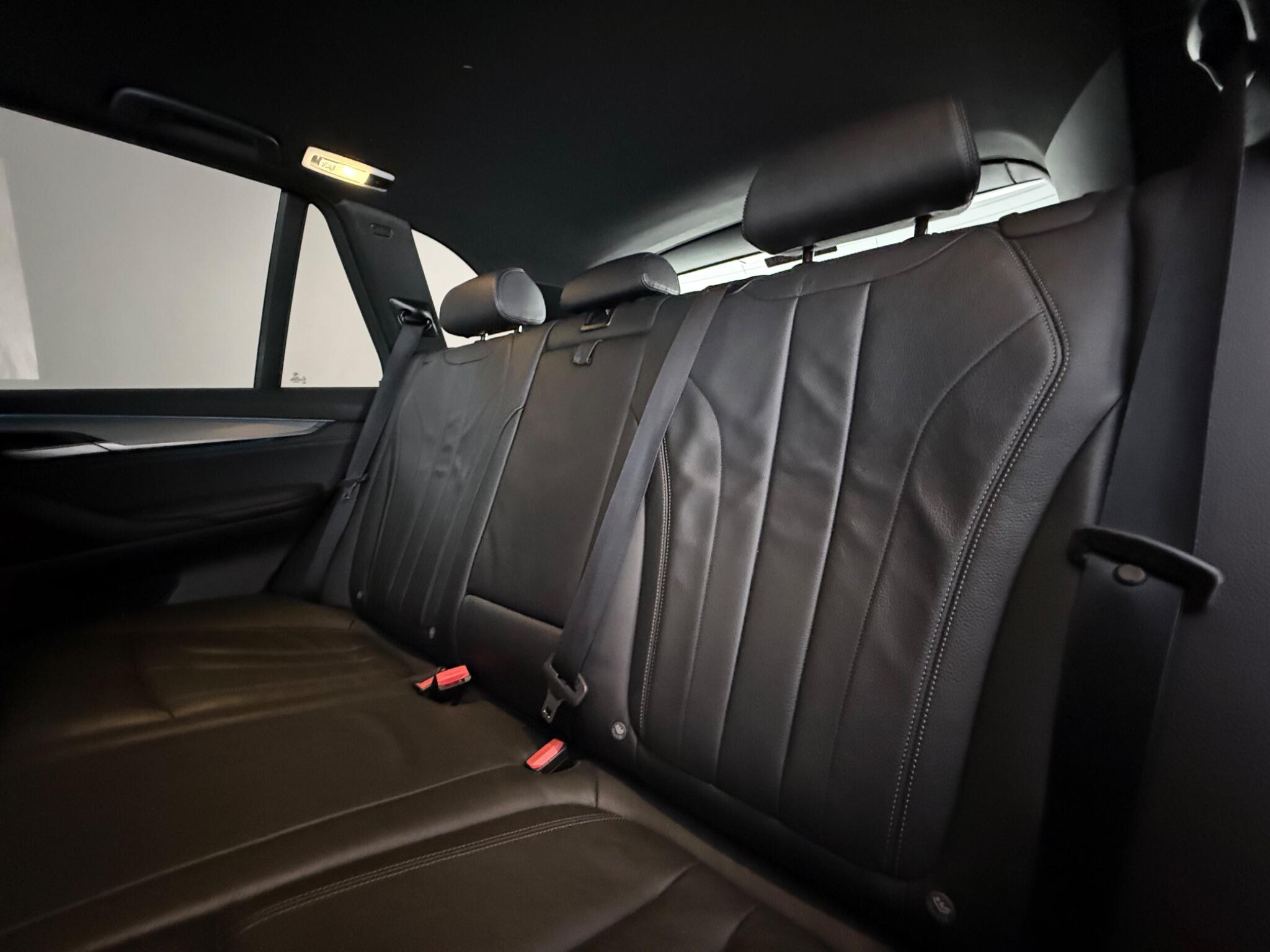 BMW X5 view 34