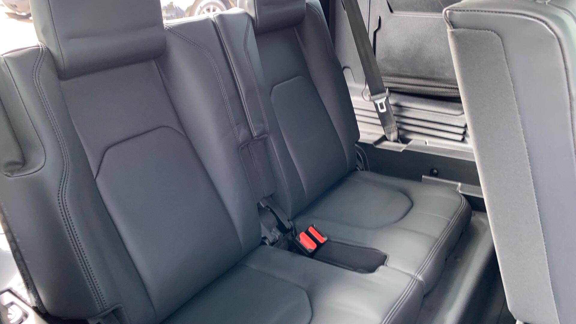 Land Rover Defender view 29