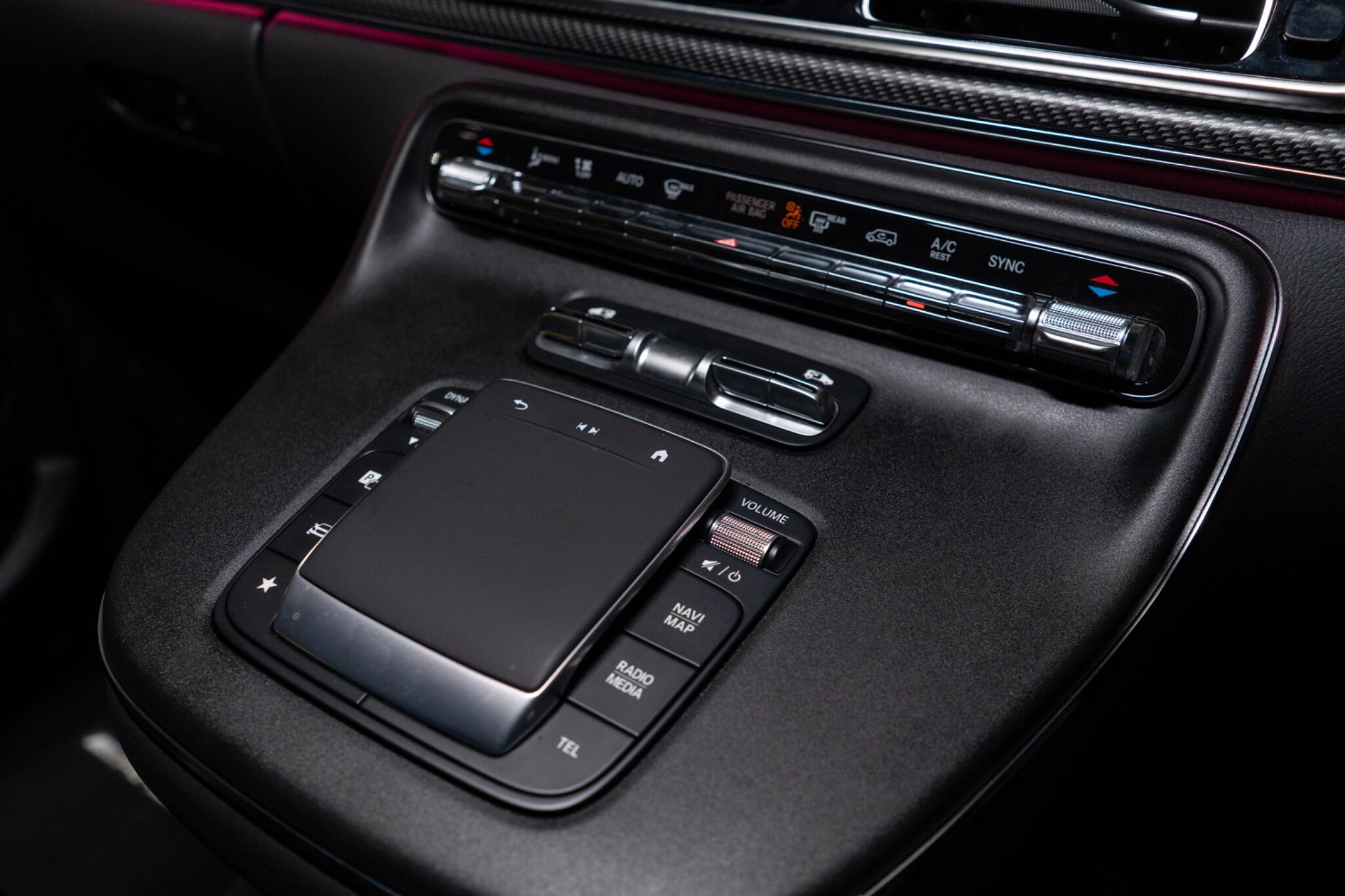 Mercedes-Benz V-Class view 20