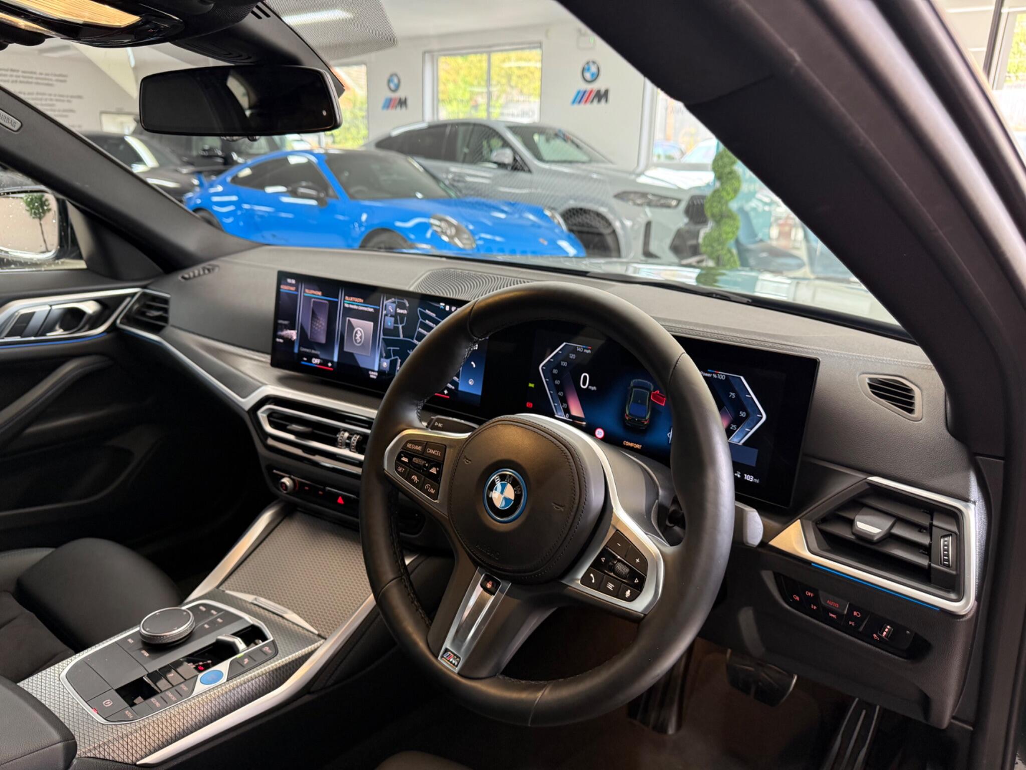 BMW I4 view 30