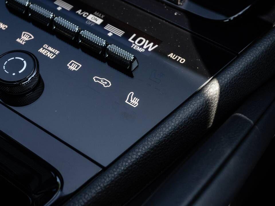 Porsche Cayenne view 54