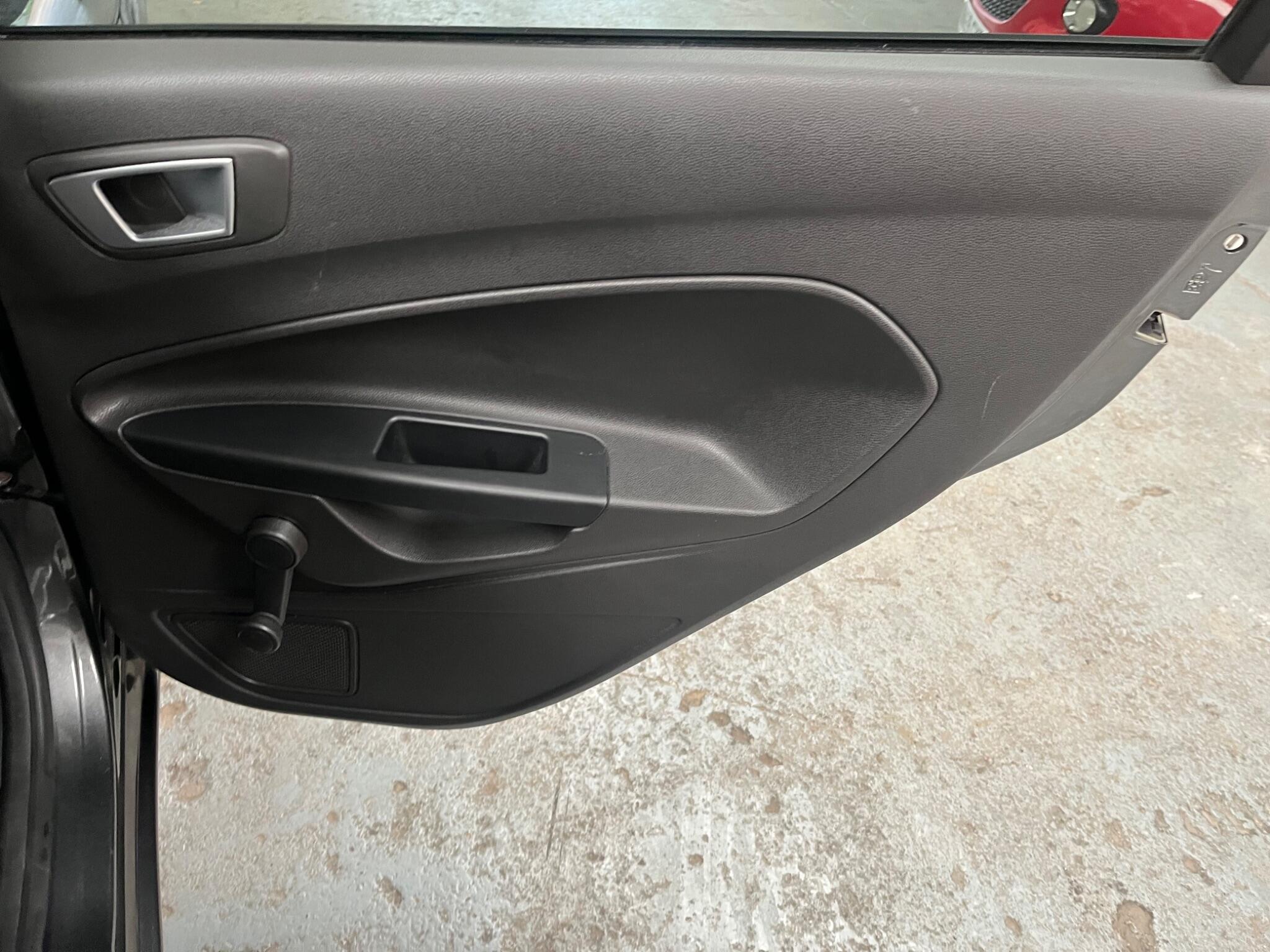 Ford Fiesta view 35