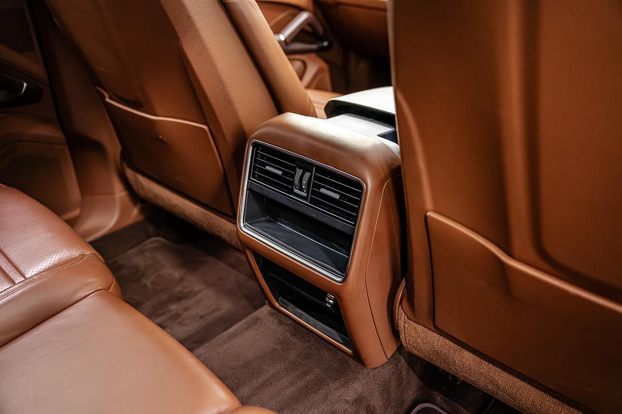 Porsche Cayenne view 24