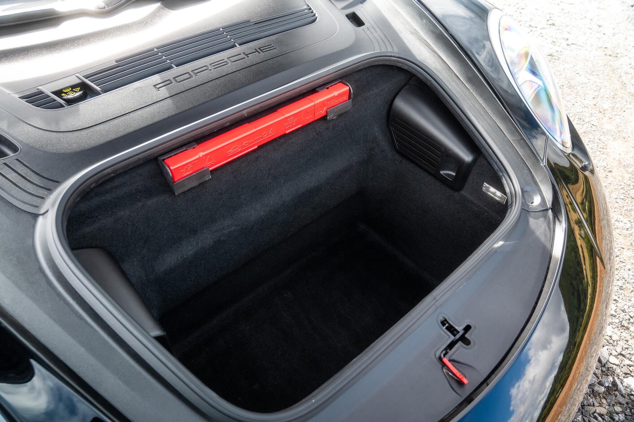 Porsche 911 view 24