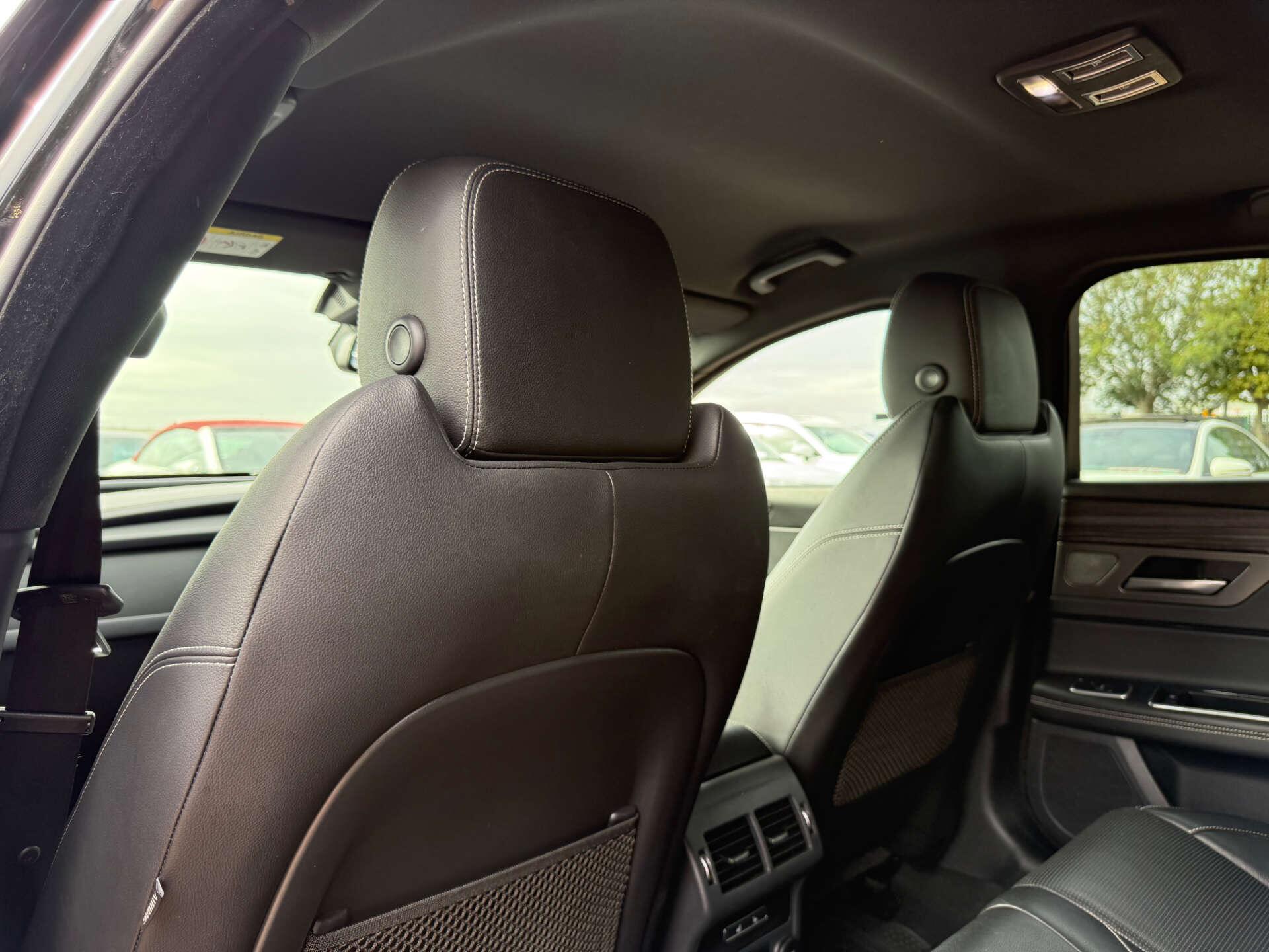 Jaguar XF view 65