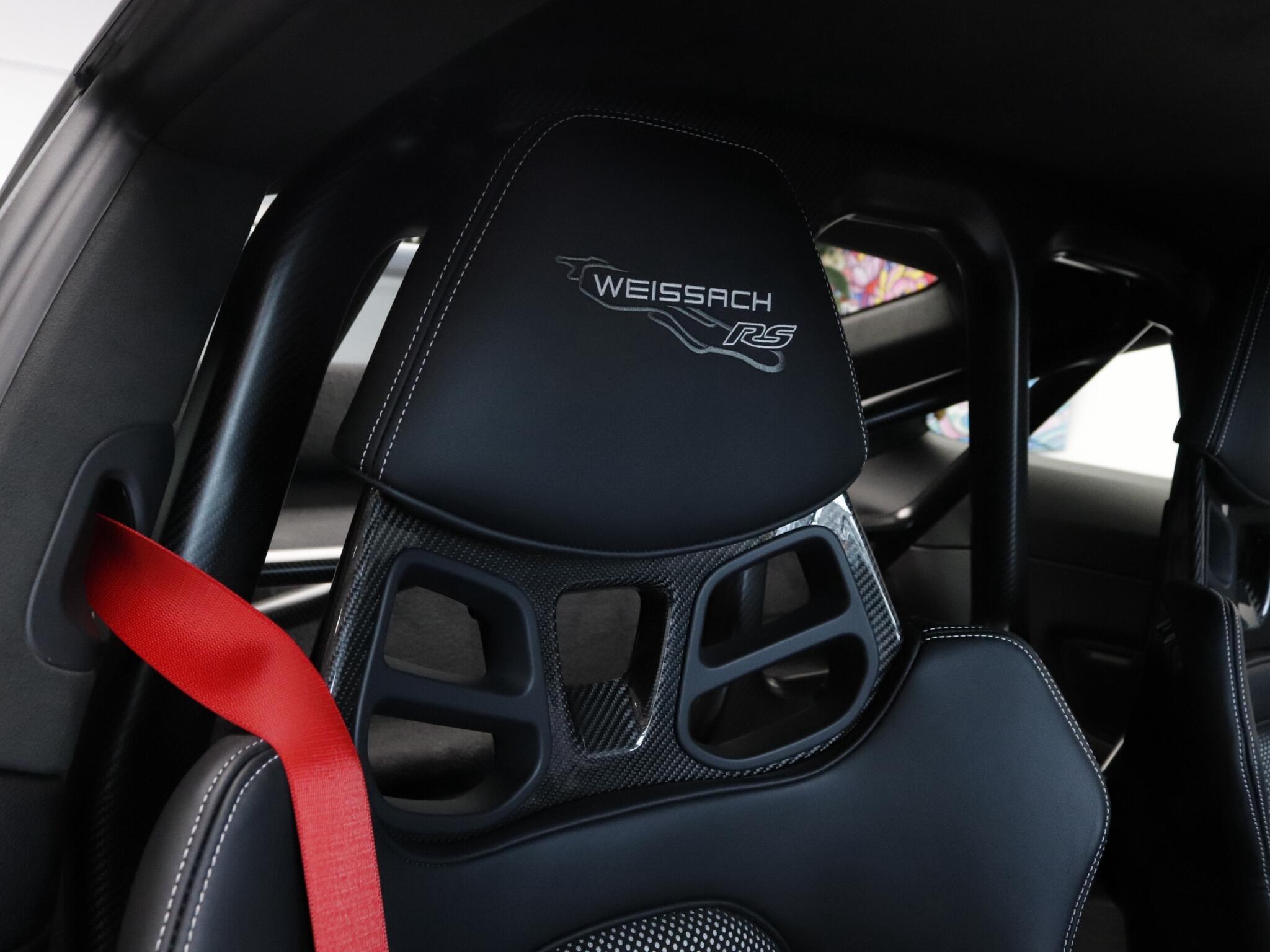 Porsche 911 view 15