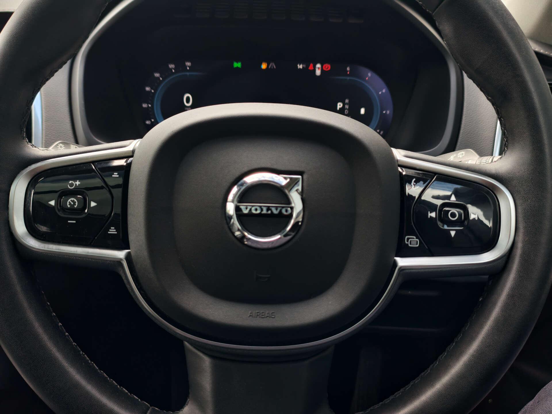 Volvo XC90 view 33