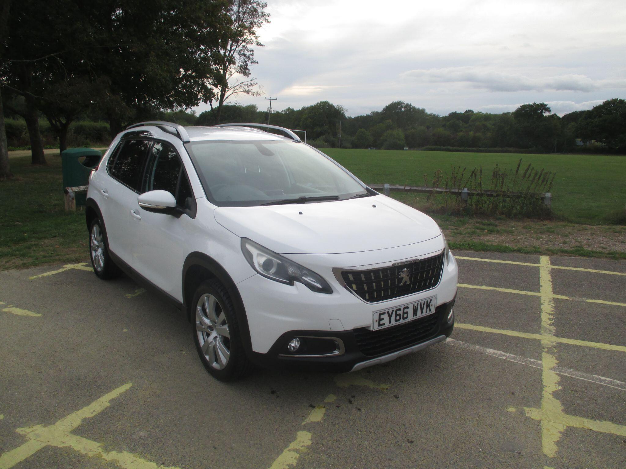 Peugeot 2008 view 3