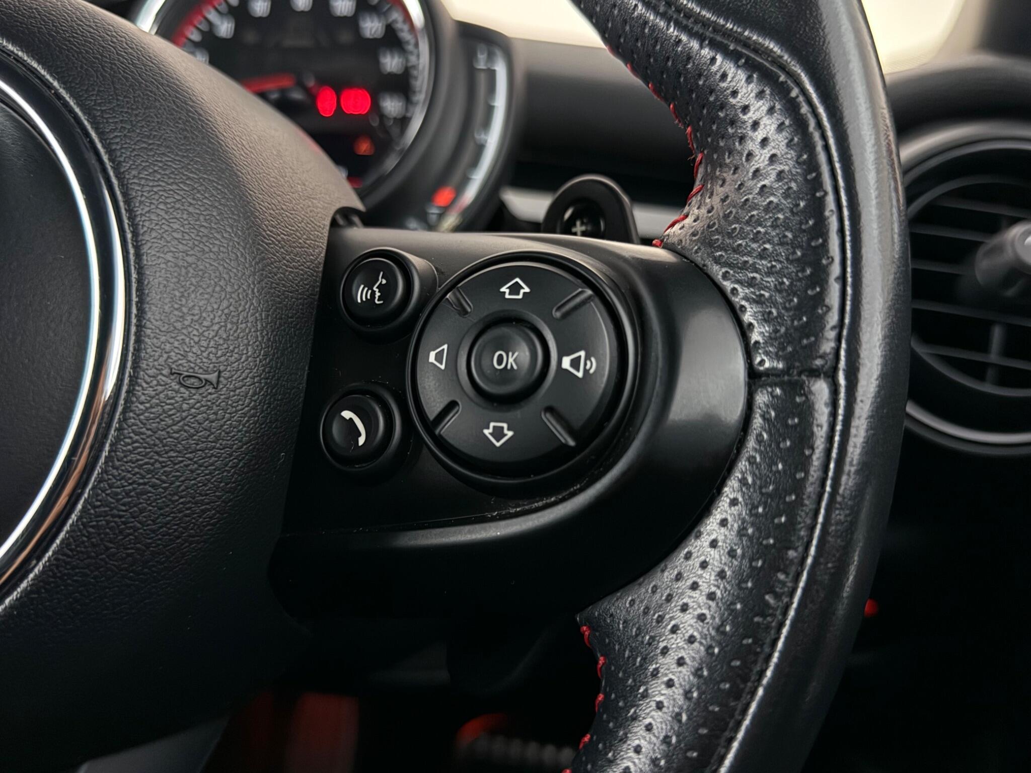 Mini Hatch view 15