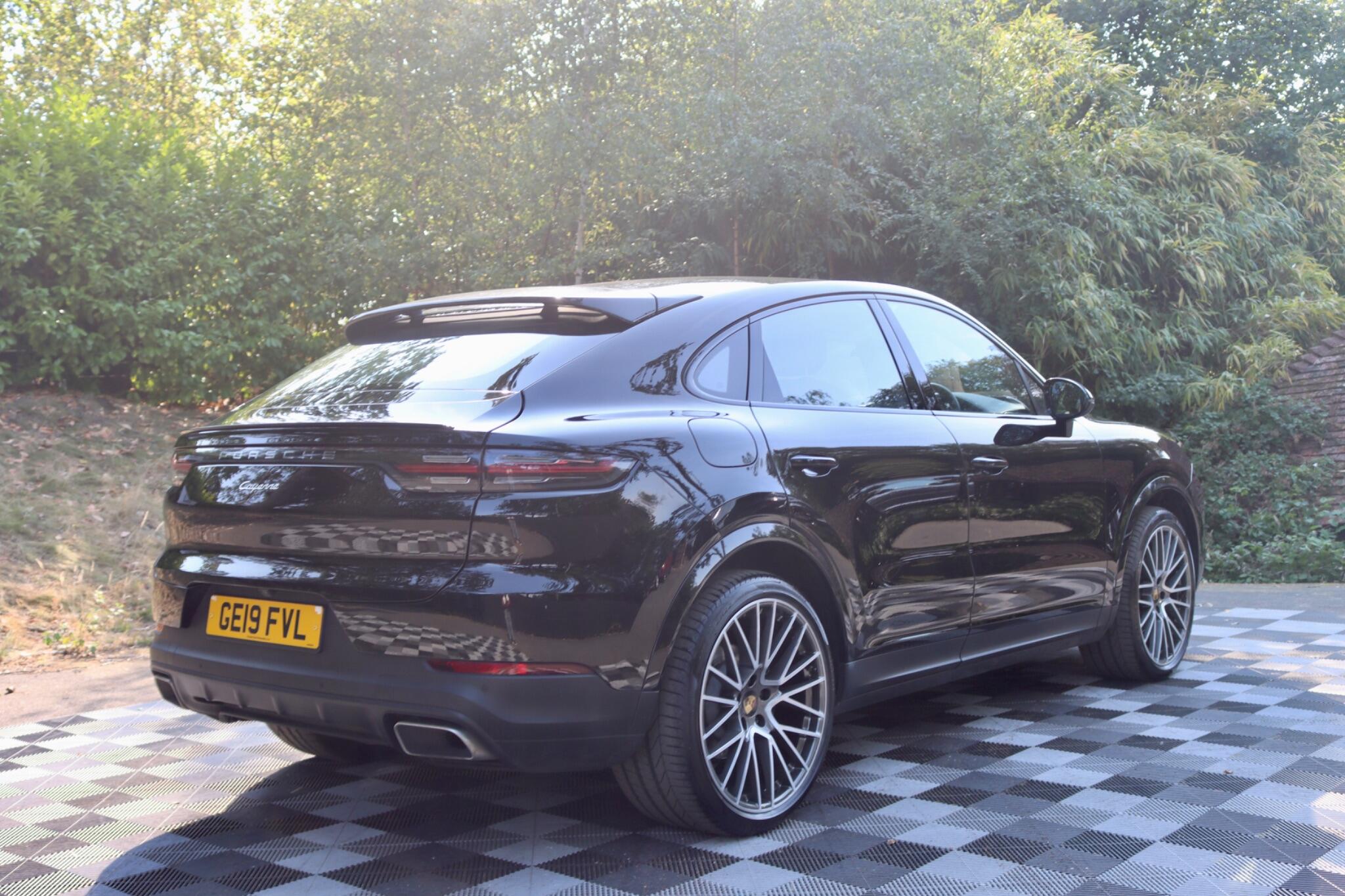 Porsche Cayenne view 32
