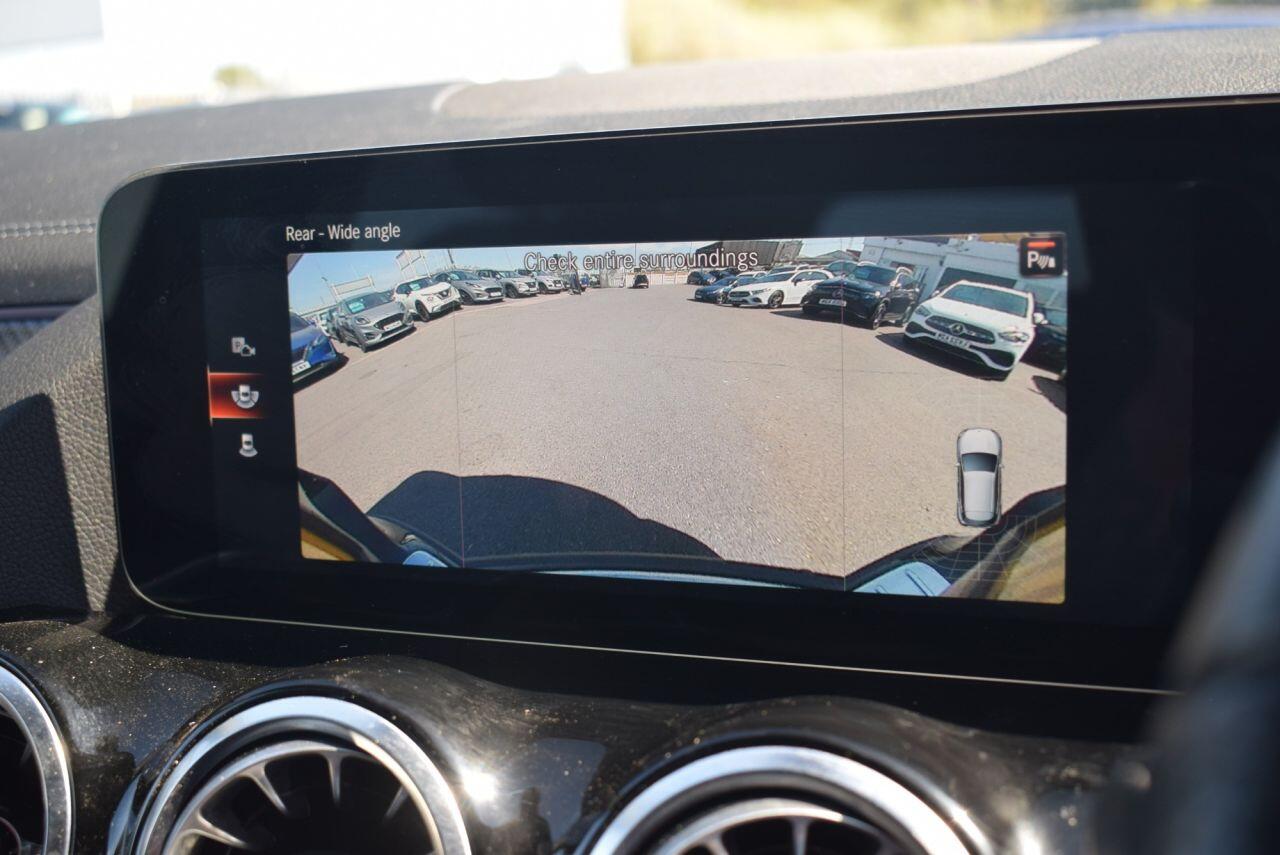 Mercedes-Benz Gla view 28