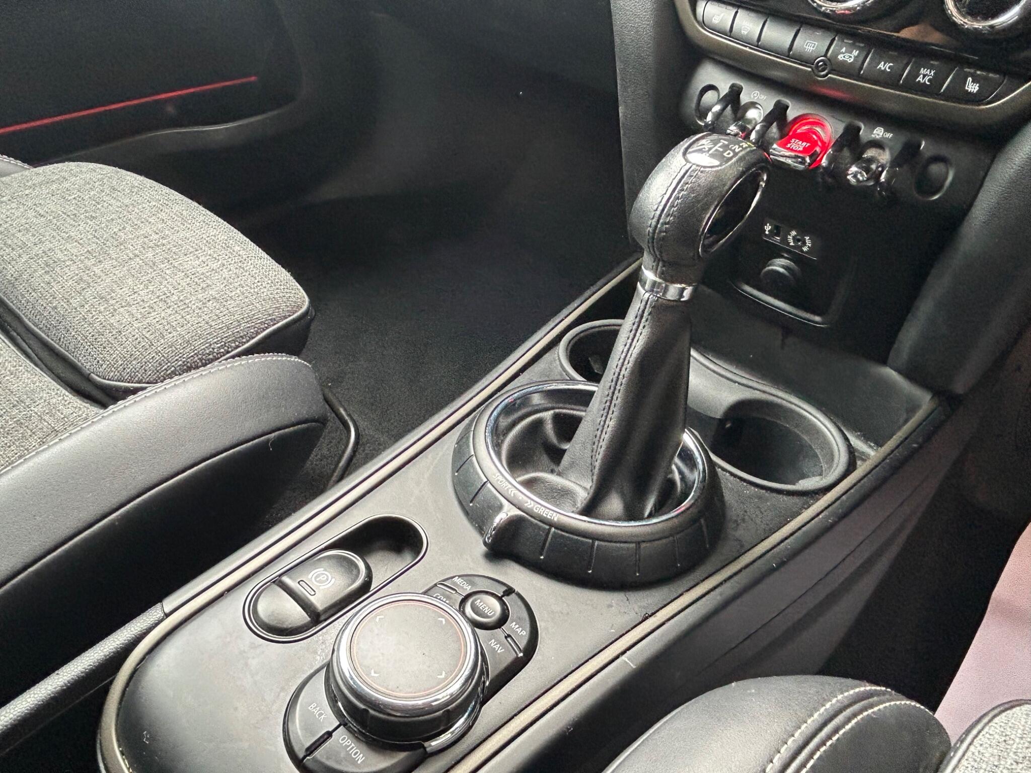 Mini Countryman view 24