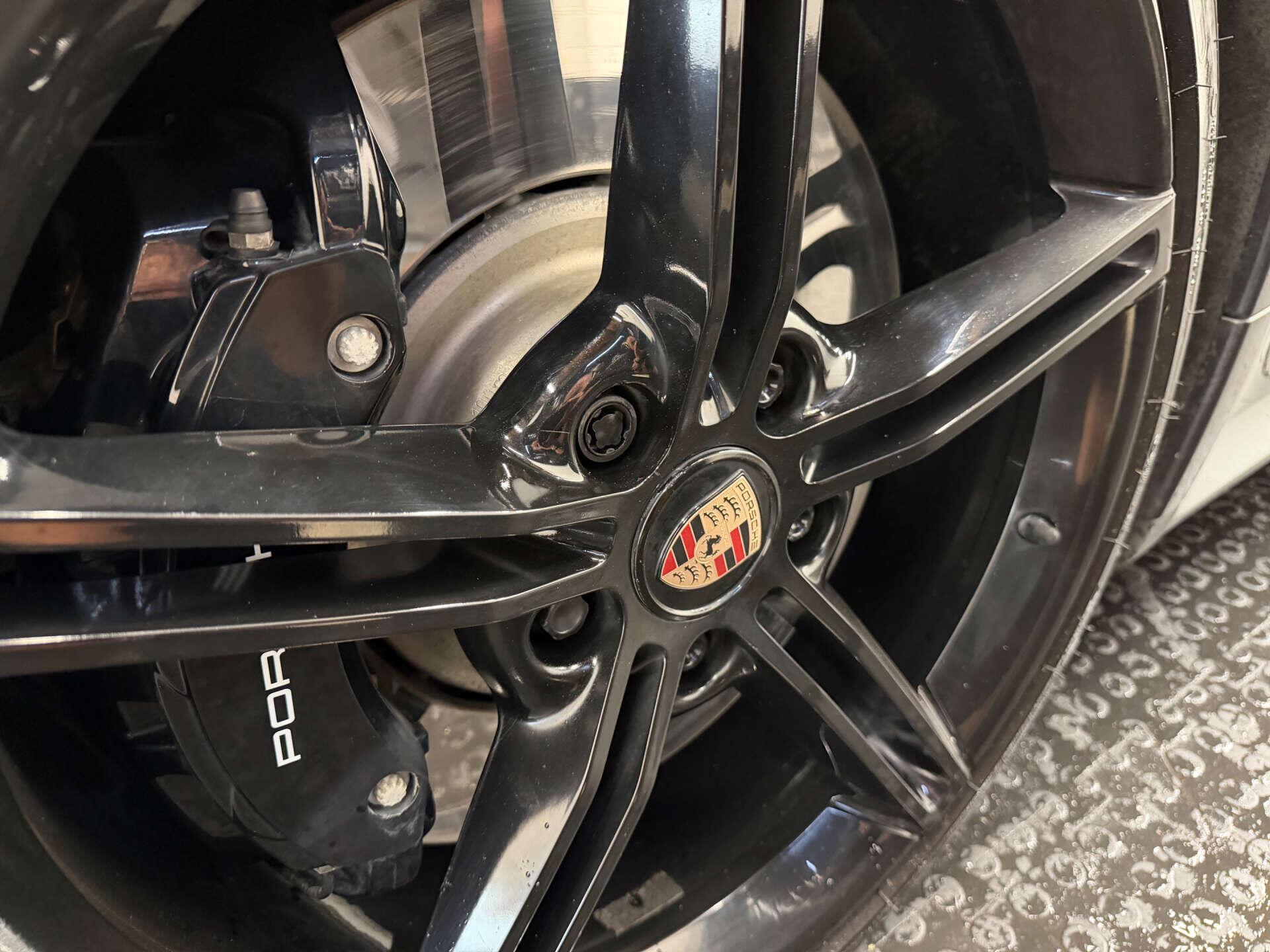 Porsche Taycan view 10