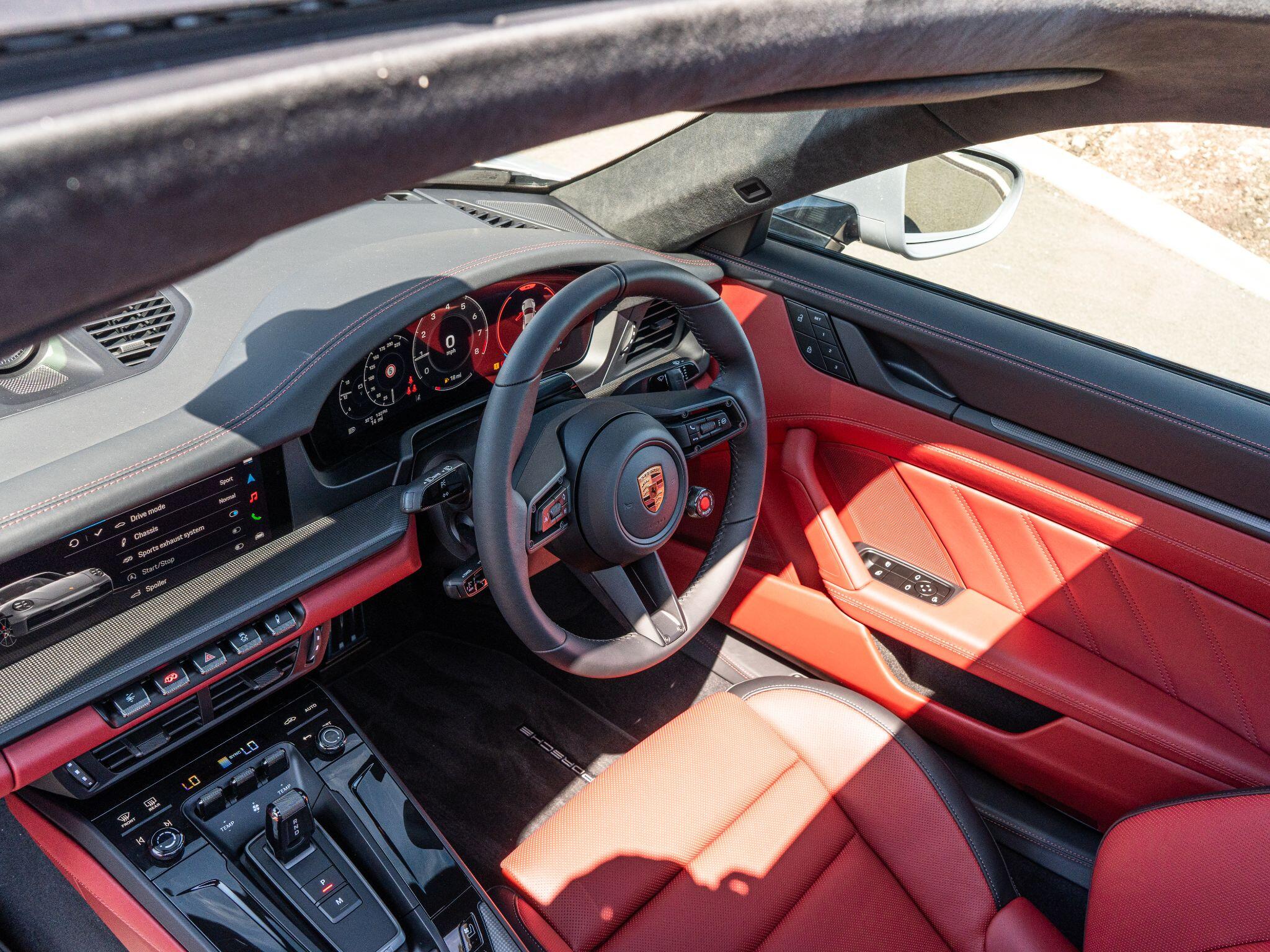 Porsche 911 view 28