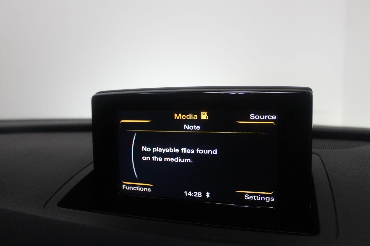 Audi Q3 view 37