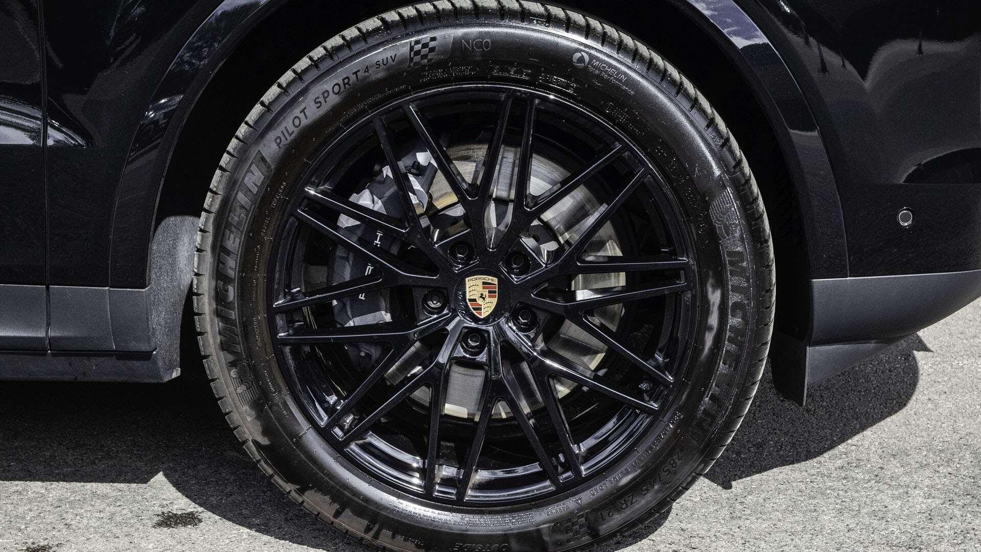 Porsche Cayenne view 6