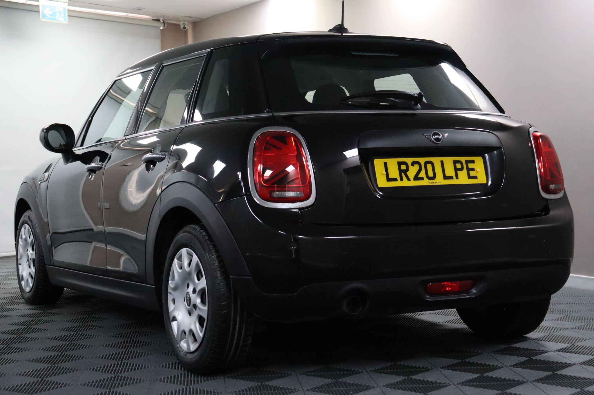Mini Hatch view 22