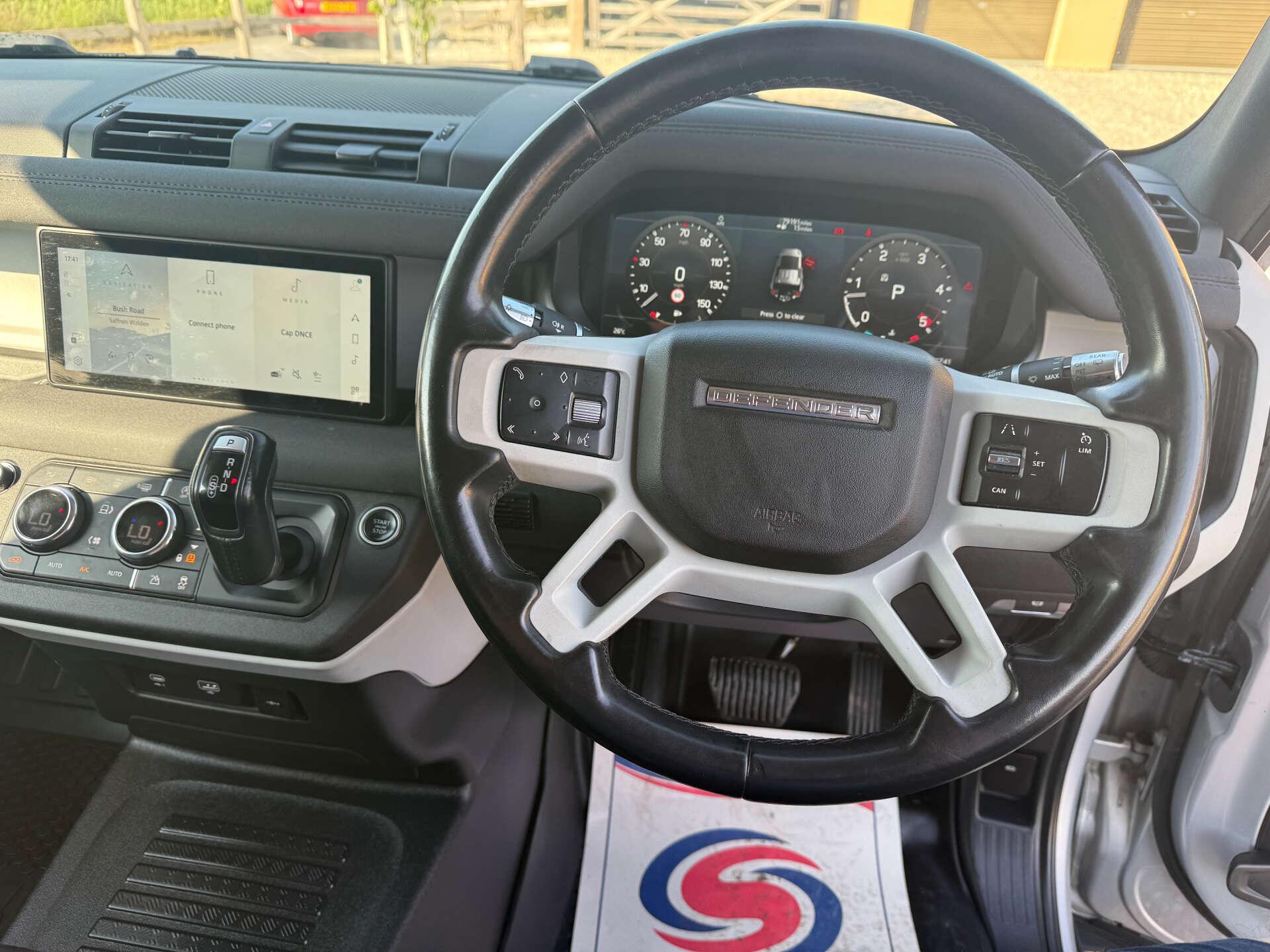 Land Rover Defender view 27