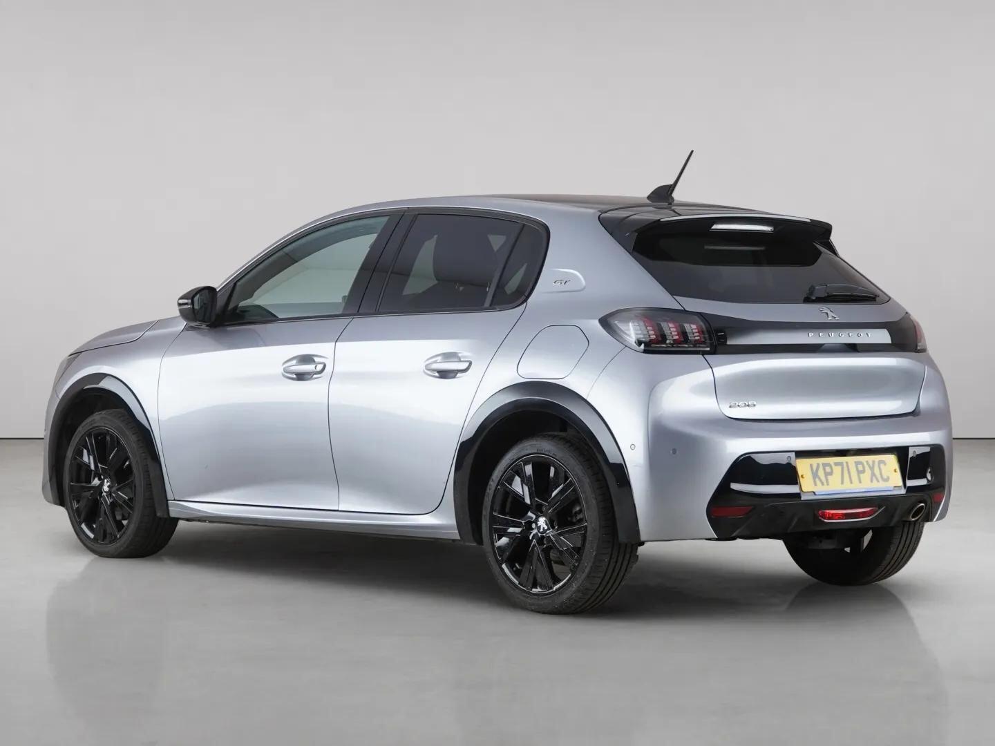 Peugeot 208 view 6