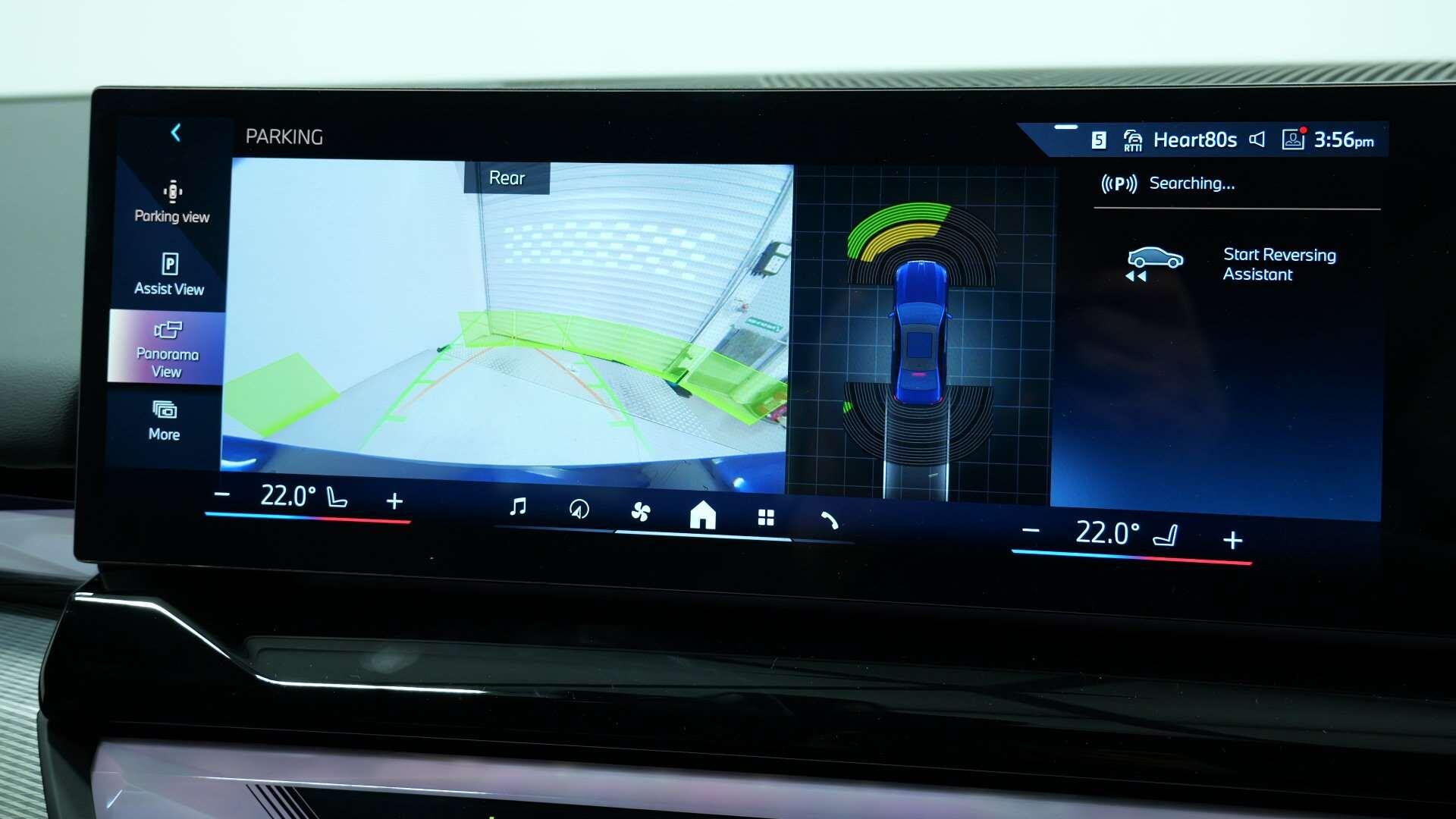 BMW 5 Series view 25