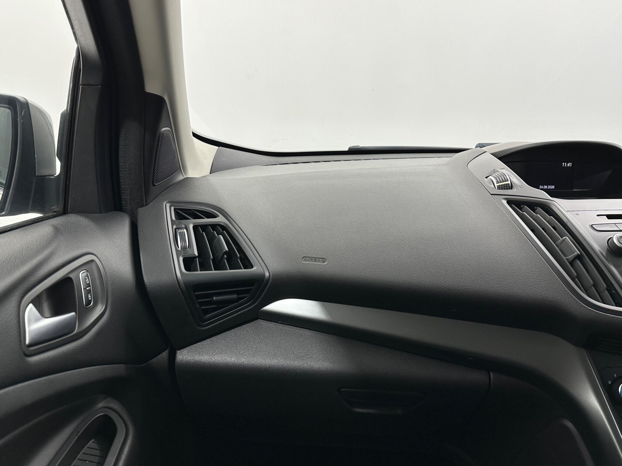 Ford Kuga view 28