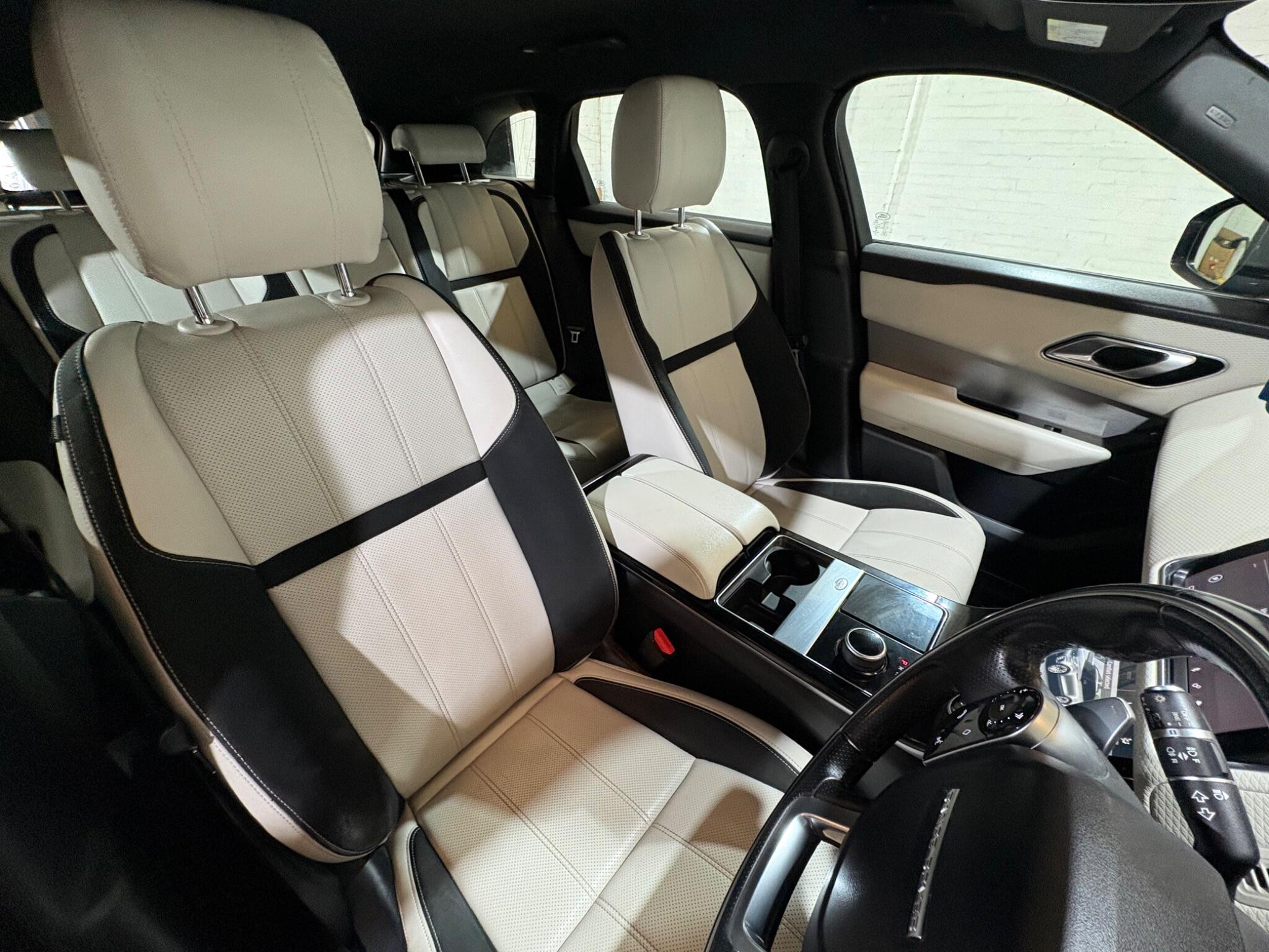 Land Rover Range Rover Velar view 32