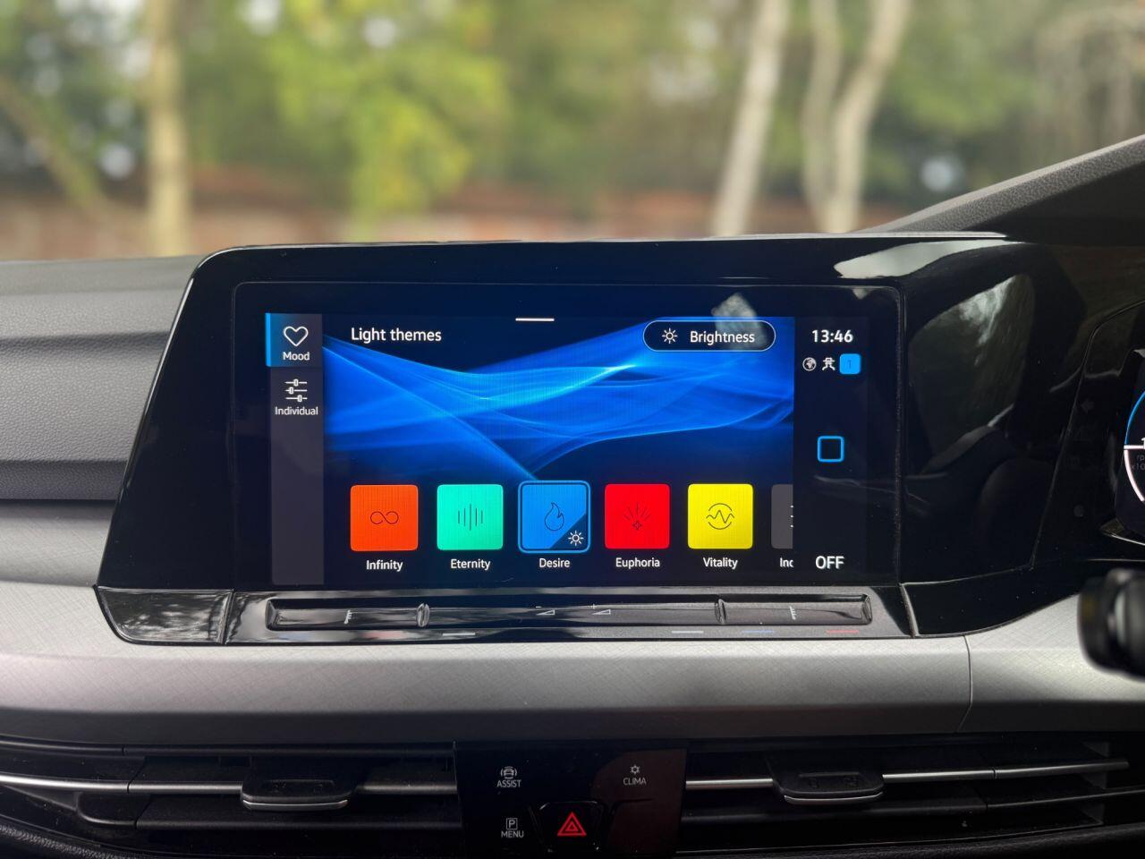Volkswagen Golf view 25