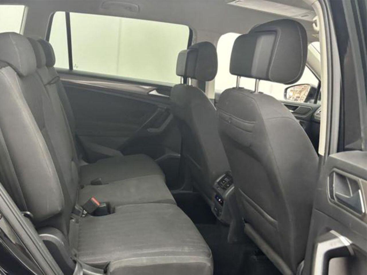 Volkswagen Tiguan Allspace view 4